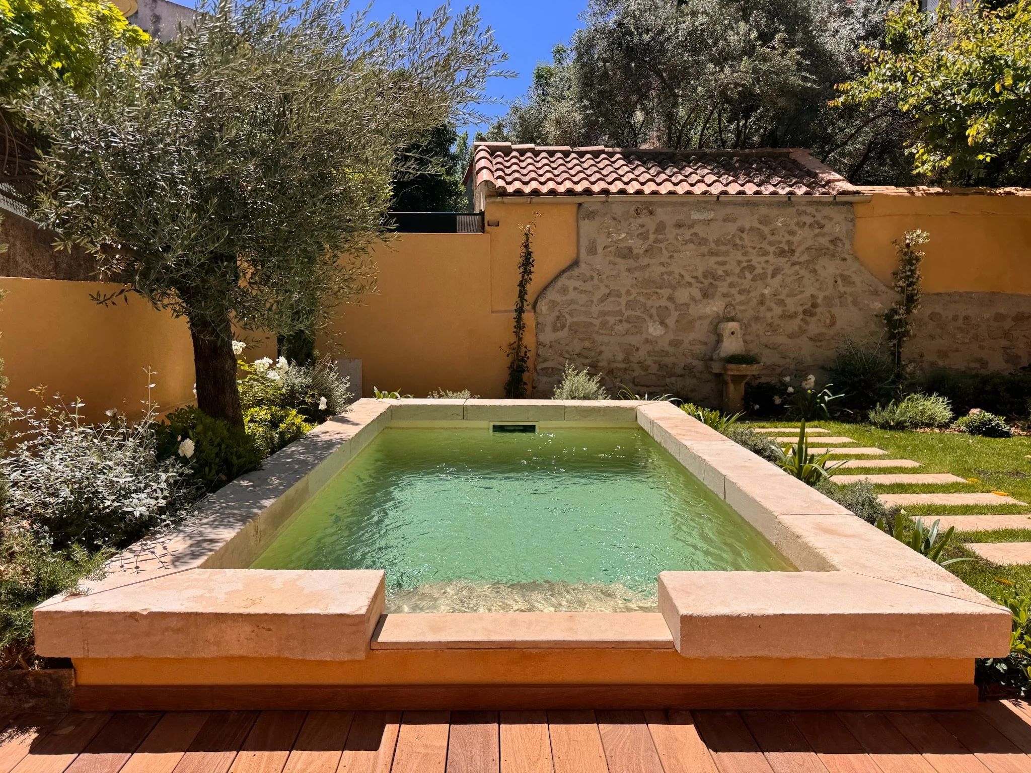 1 890 000 € / 175 m2 + jardin privatif 200 m2 avec piscine