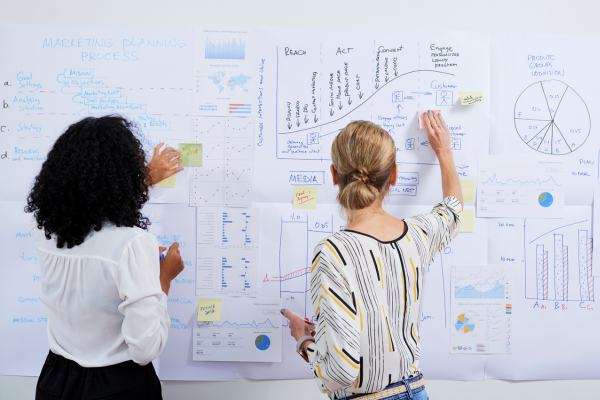 The Strategic Advantage: Working with a Fractional Chief Marketing Officer
