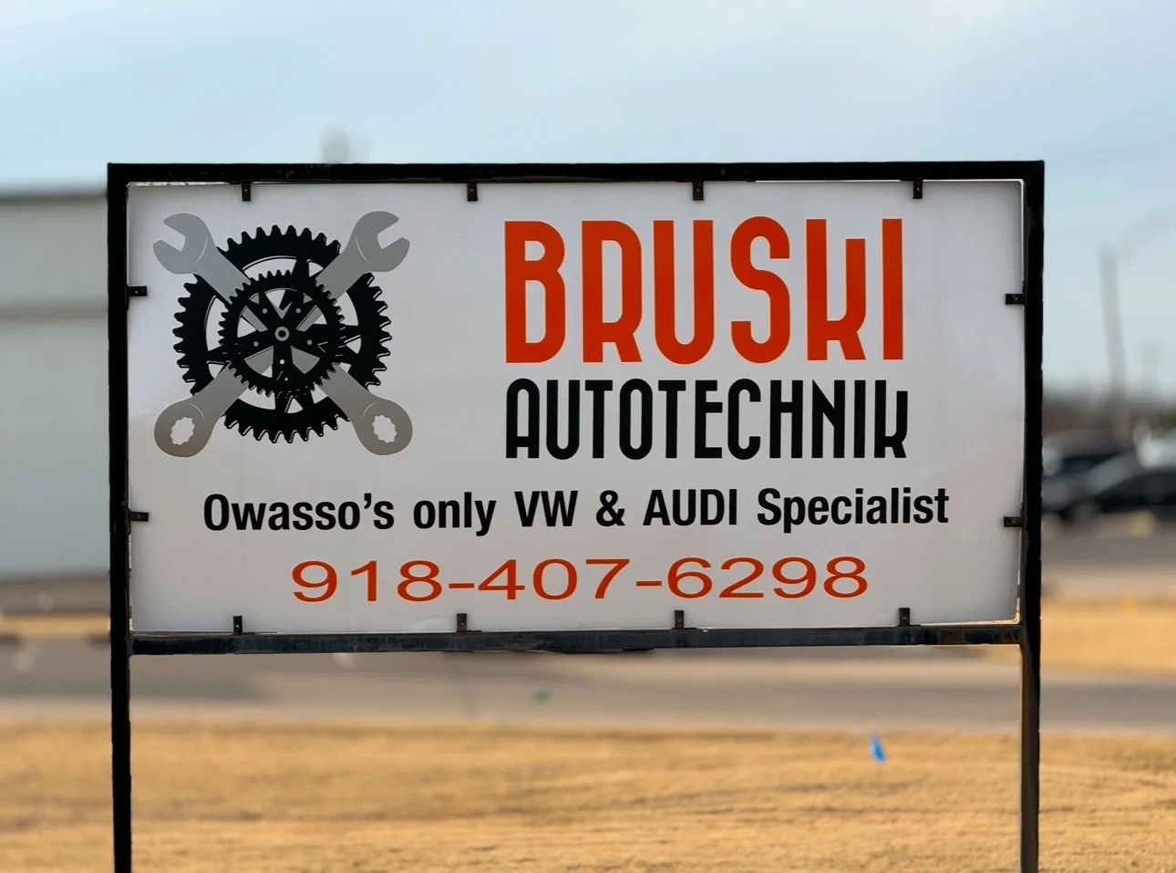 Road signage for auto repair 4x8 metal sign
