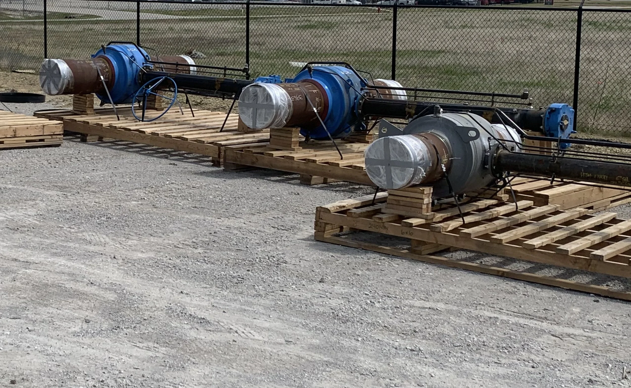 Trunnion ball valves with stem extensions used in oil and gas for buried service