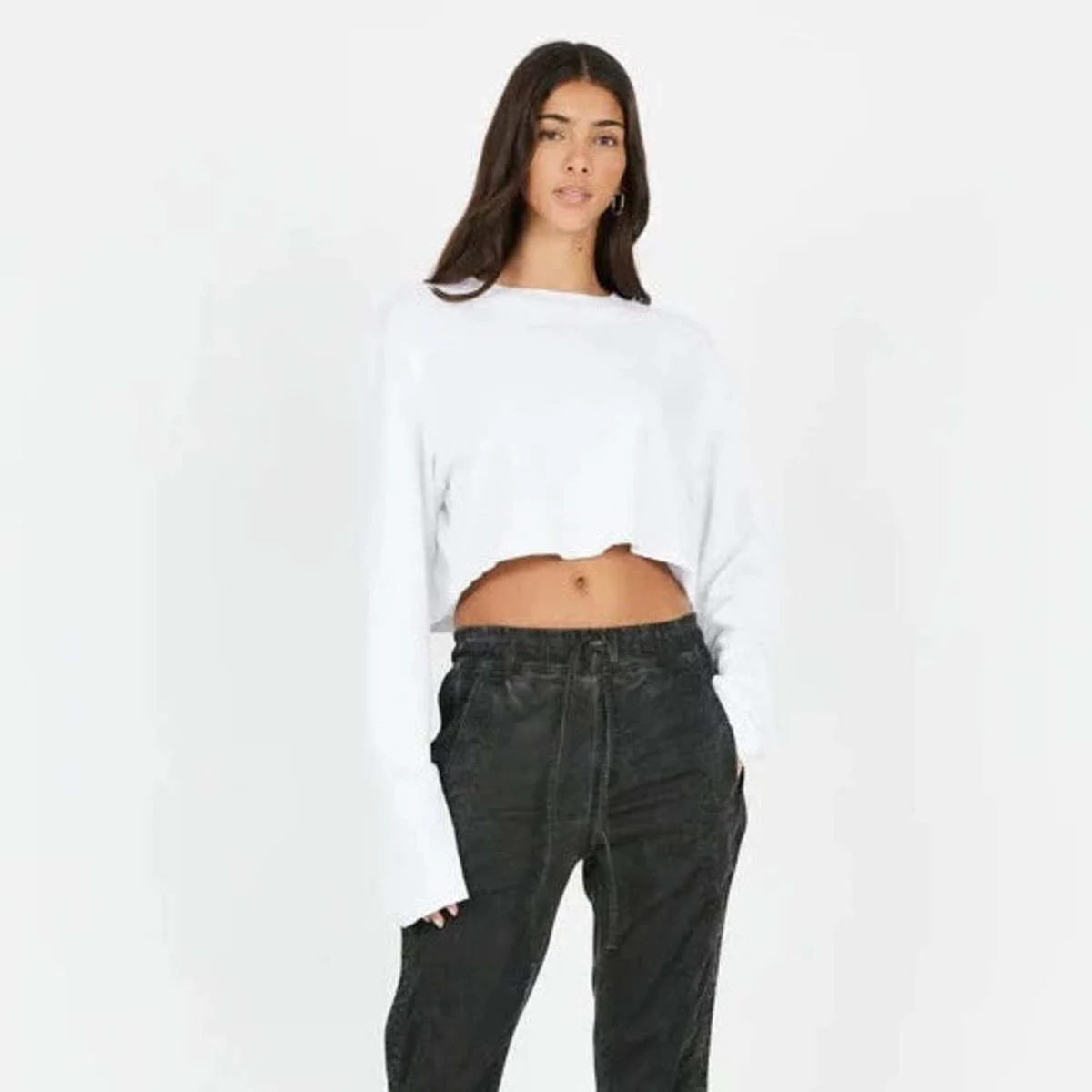 Cropped Tokyo Long Raglan Sleeve Crew Neck Top Women's (in White)