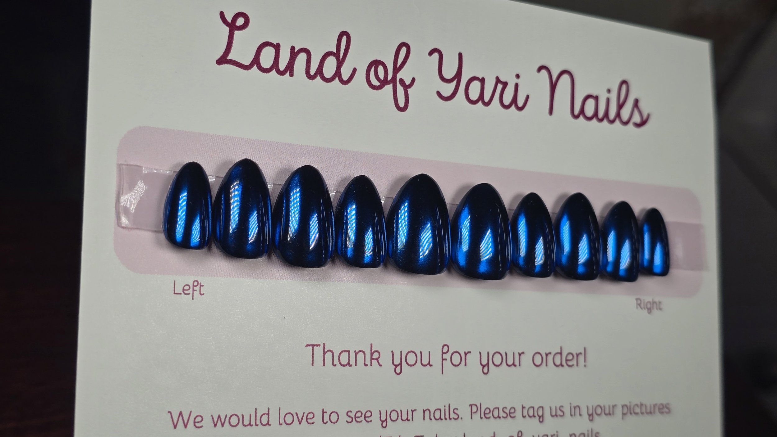 royal-blue-chrome-short-round-nails