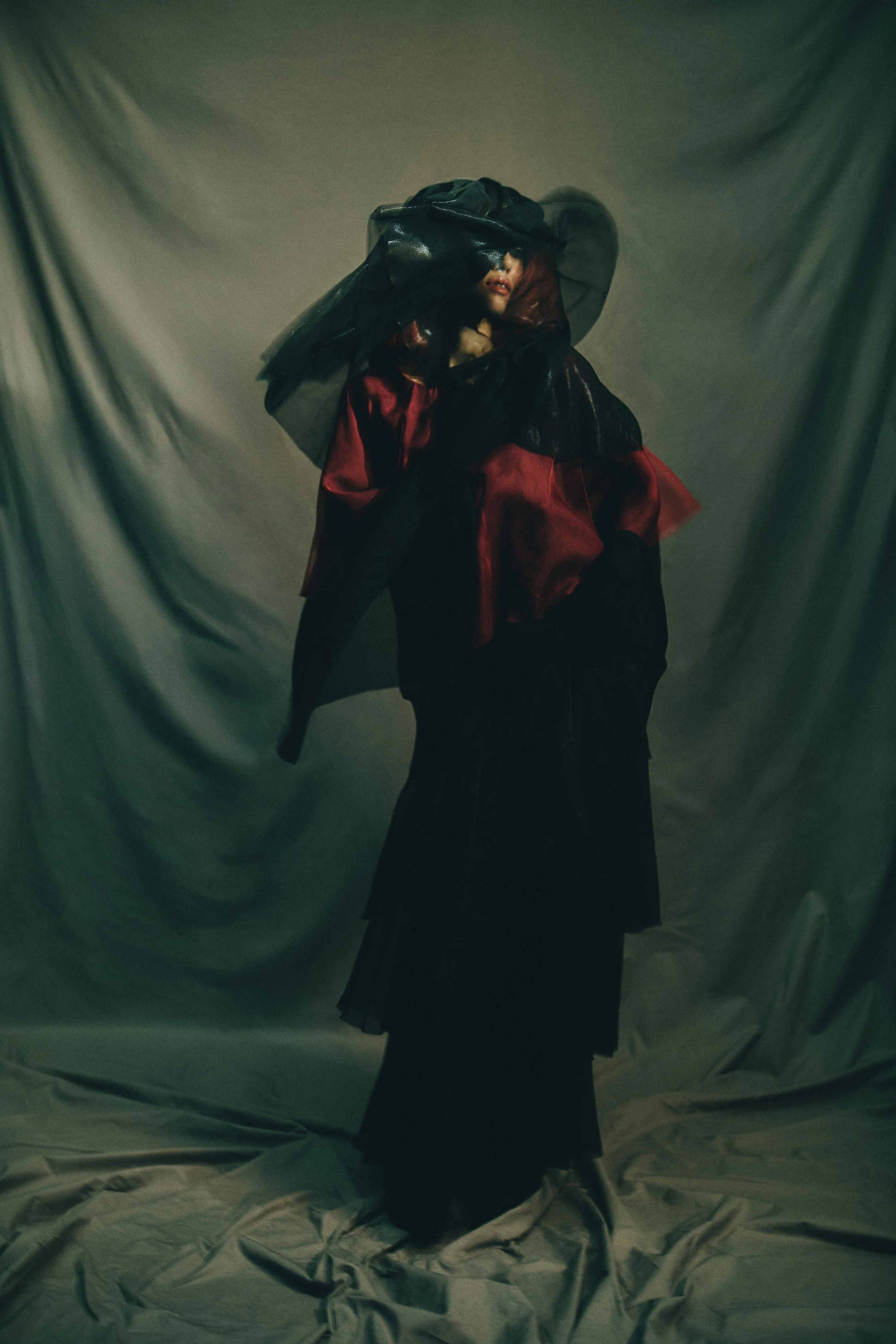 VCSK_FW26 Maison Mogharab - CYMATICS_ campaign_fs_05.JPG