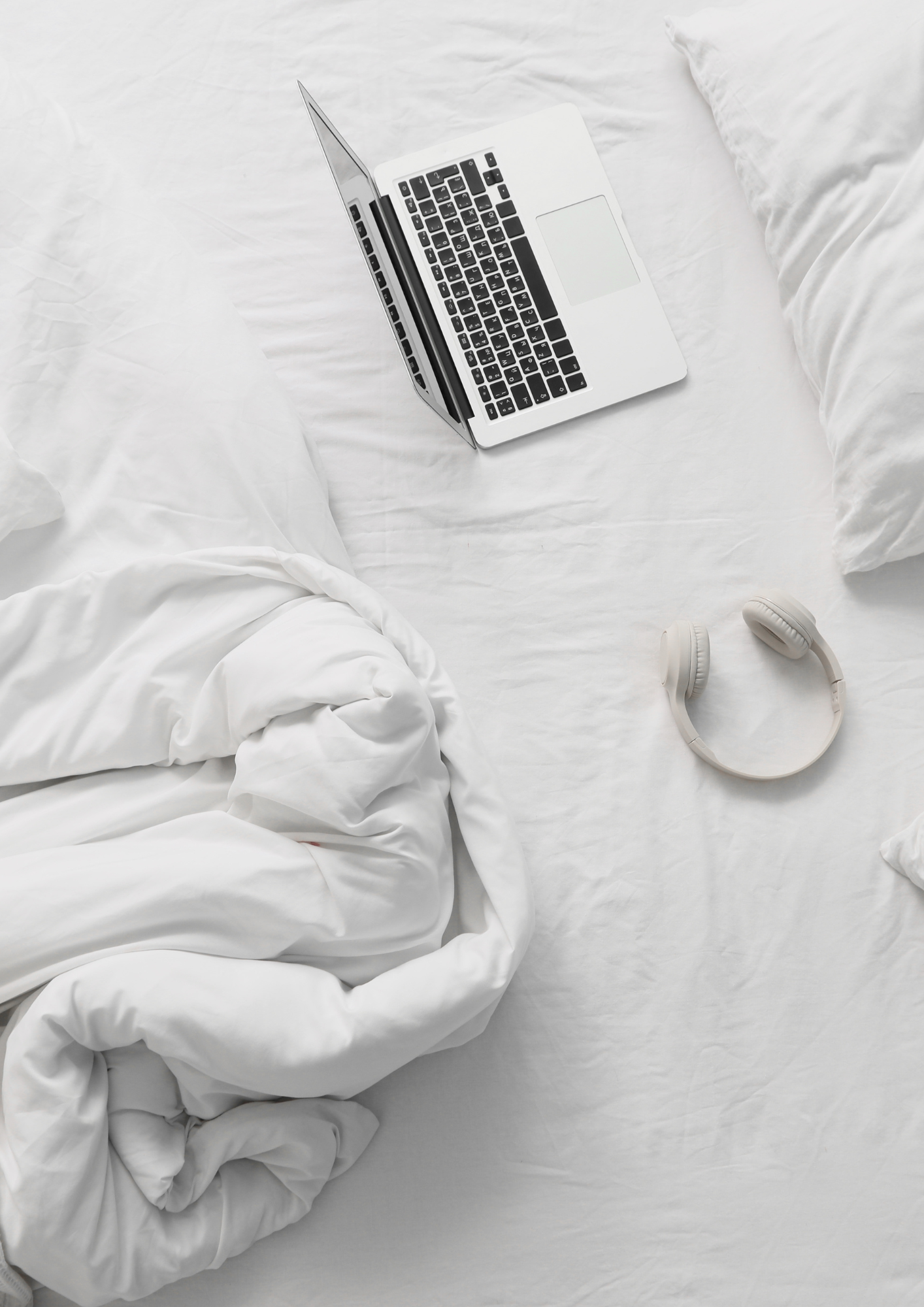 Procrastination au lit : pourquoi tu repousses le sommeil même quand tu es fatigué-e.