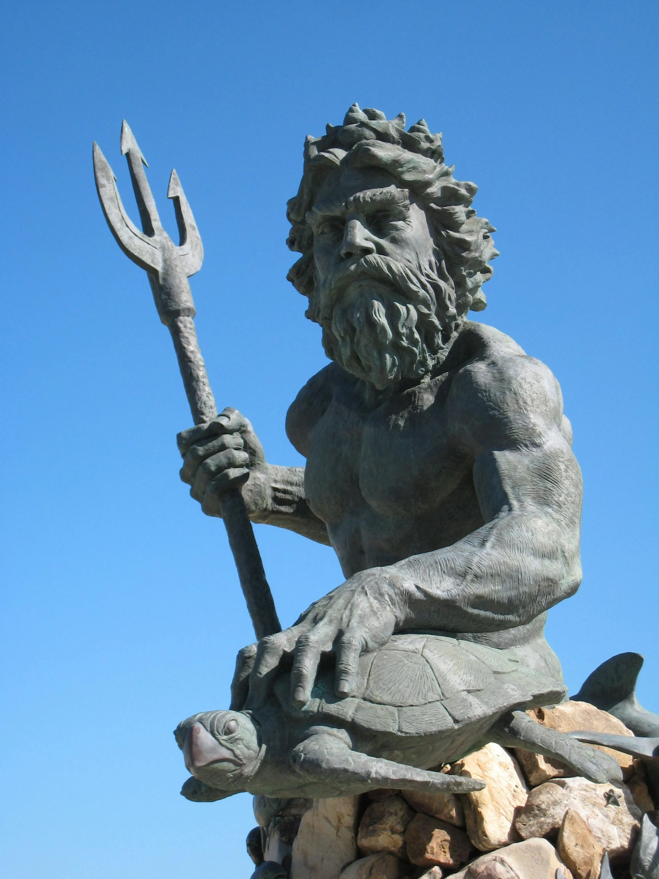 Neptune Lines in Astrocartography: Life is but a Dream