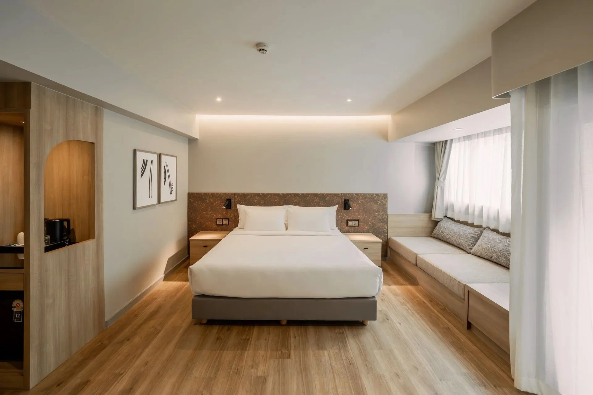 Away+Bangkok+Sukhumvit-Deluxe01-1920w.jpg