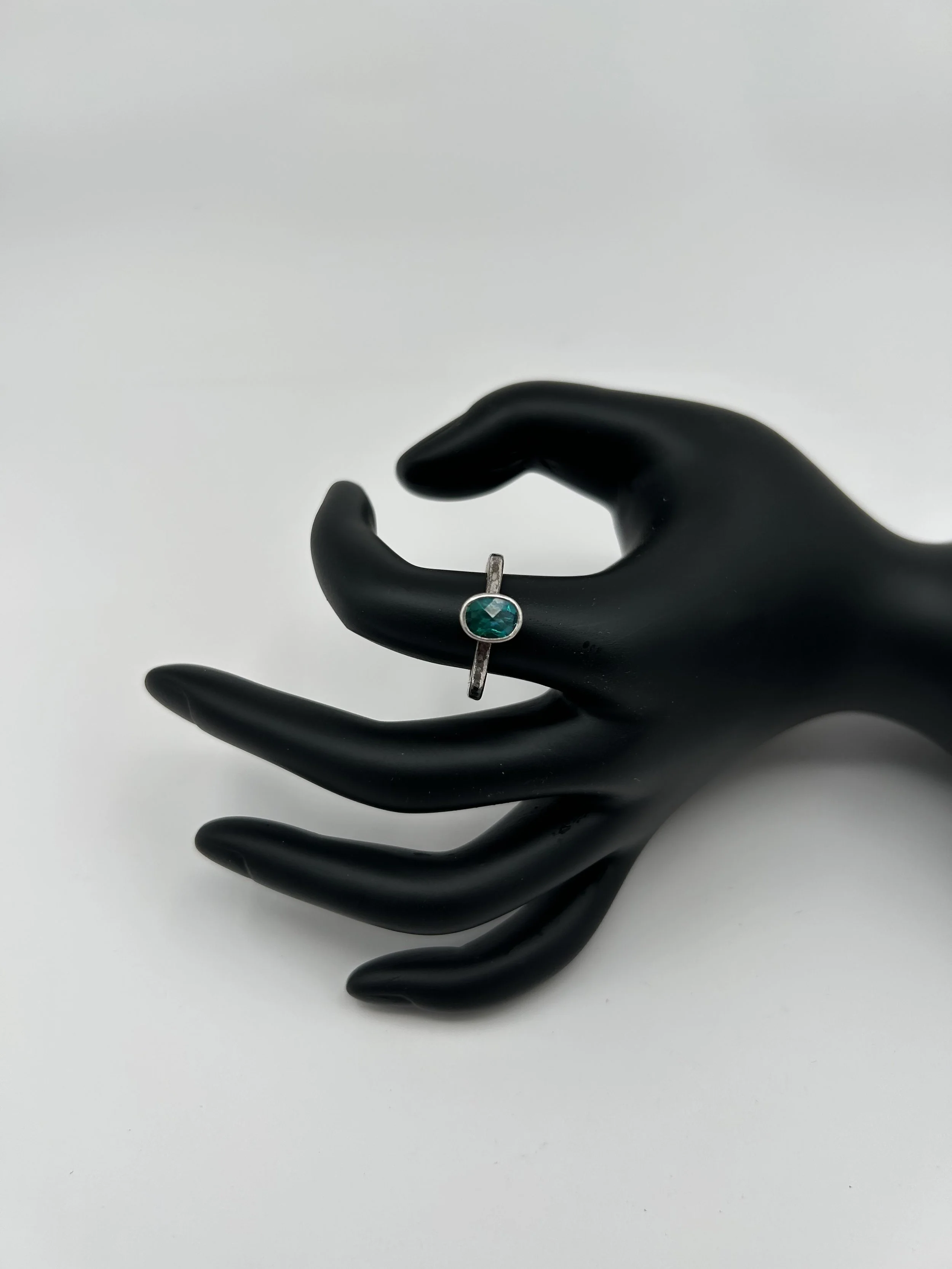 Sterling Silver 925 Ring with Faceted Green Stone - Size 14