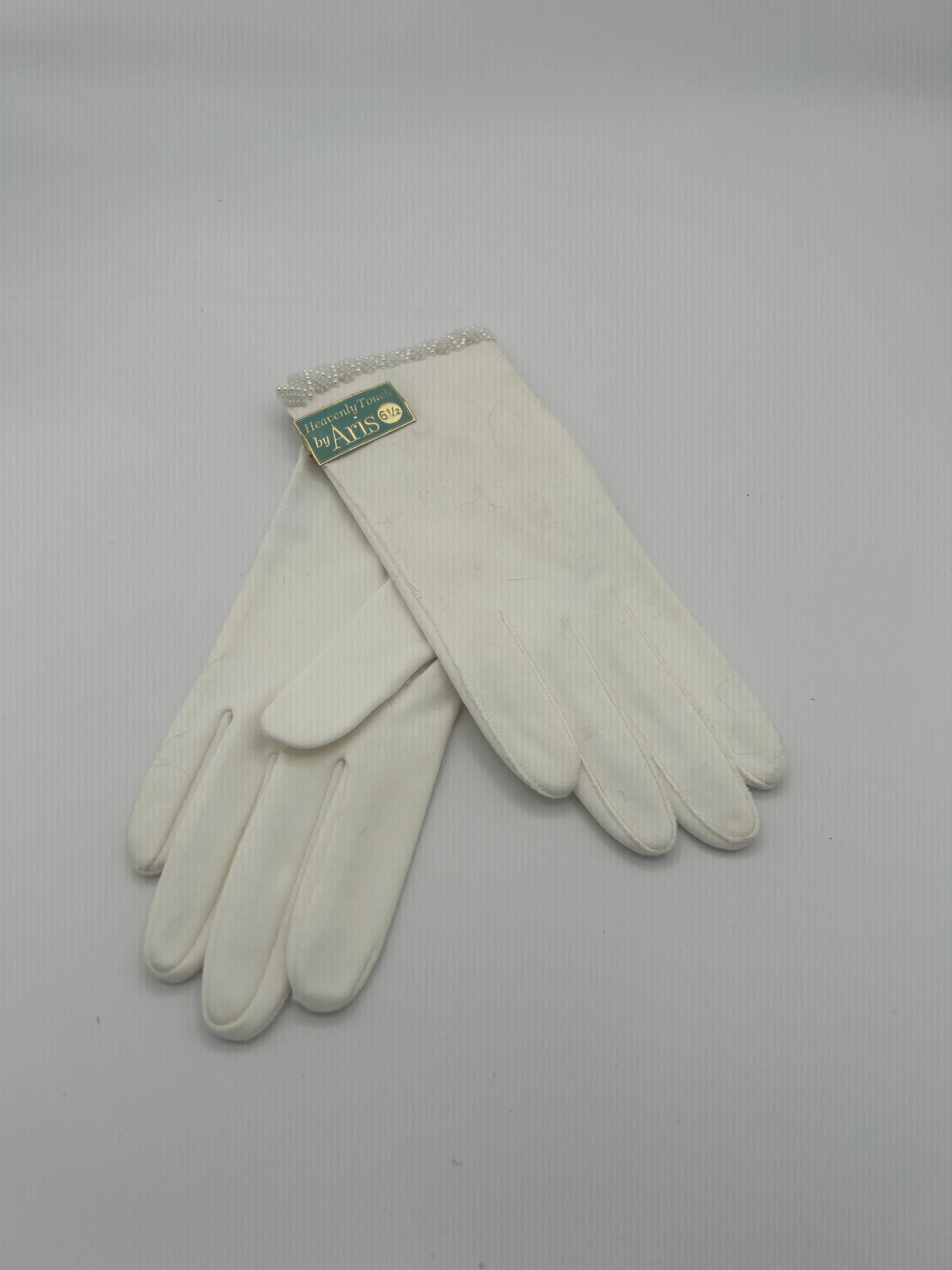 Vintage “Heavenly Touch by Artis” Women’s Dress Gloves Size 6½