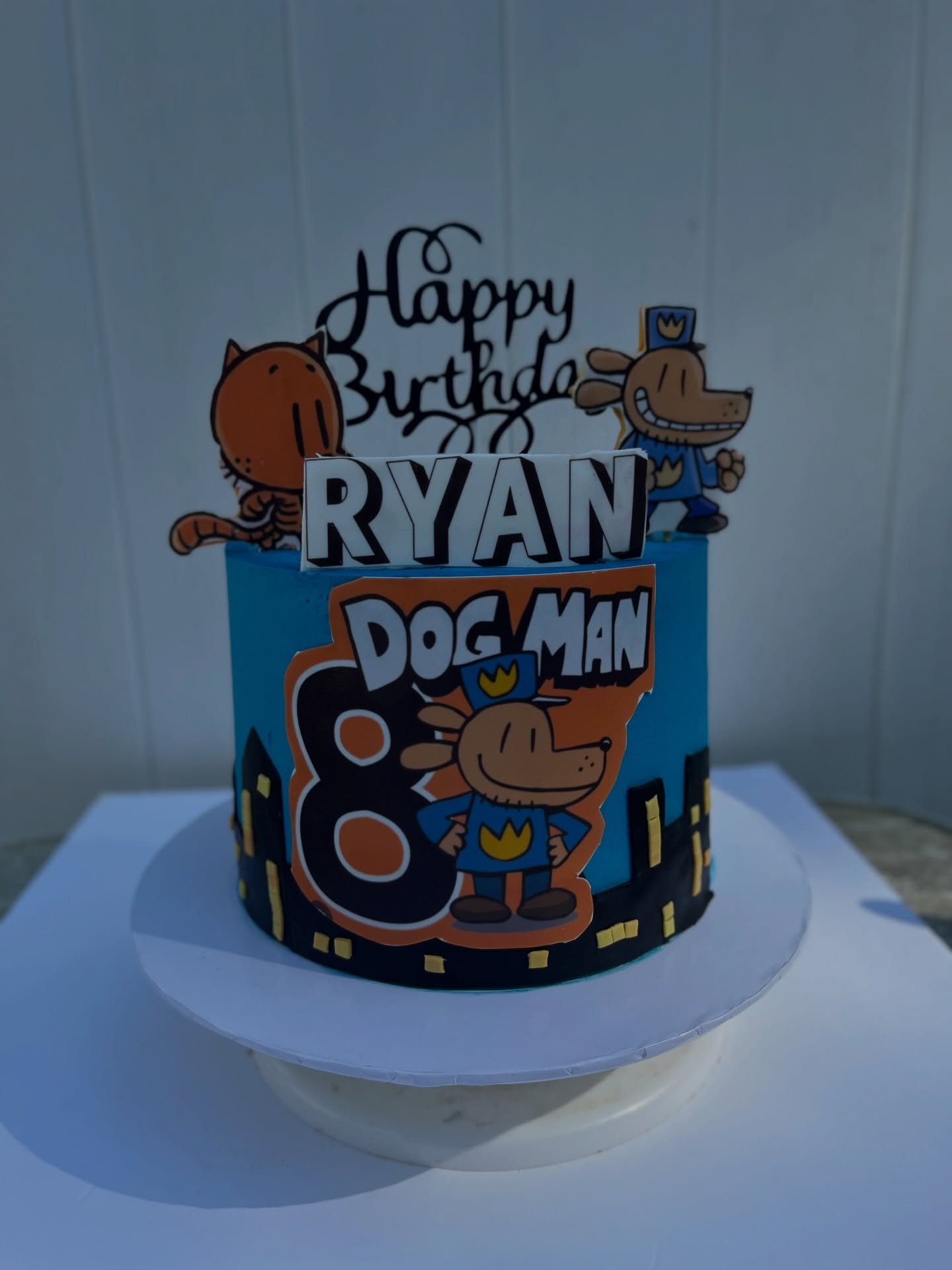 #customcakes #cakeeverafter #bostonbakery #weddingcake #dogmancake