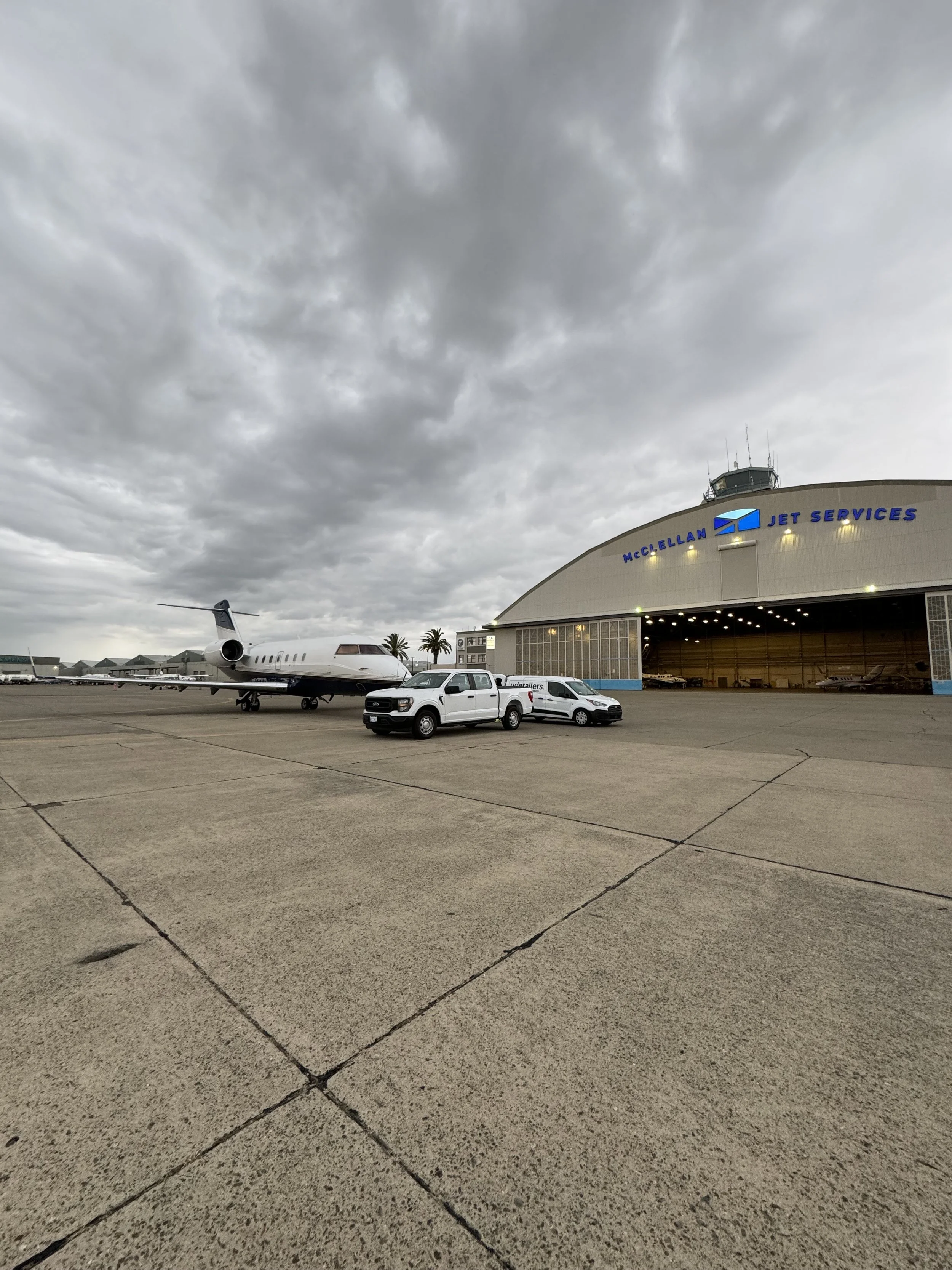 Mobile detailing services for aircraft in Santa Clara California and cities near by