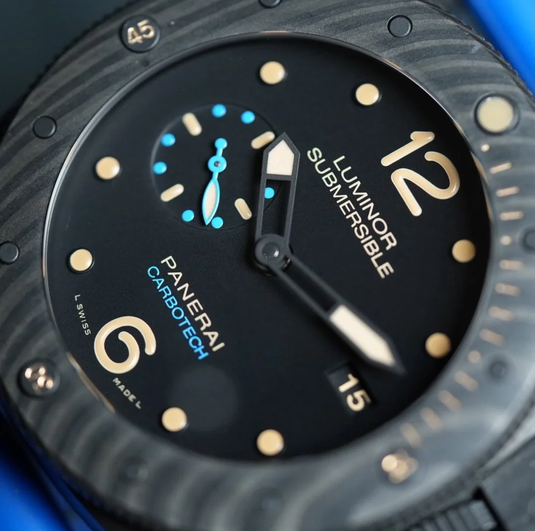 Panerai Luminor Submersible 1950 3 Days
Automatic #pam00616 

Absolutely love carbotech 🖤