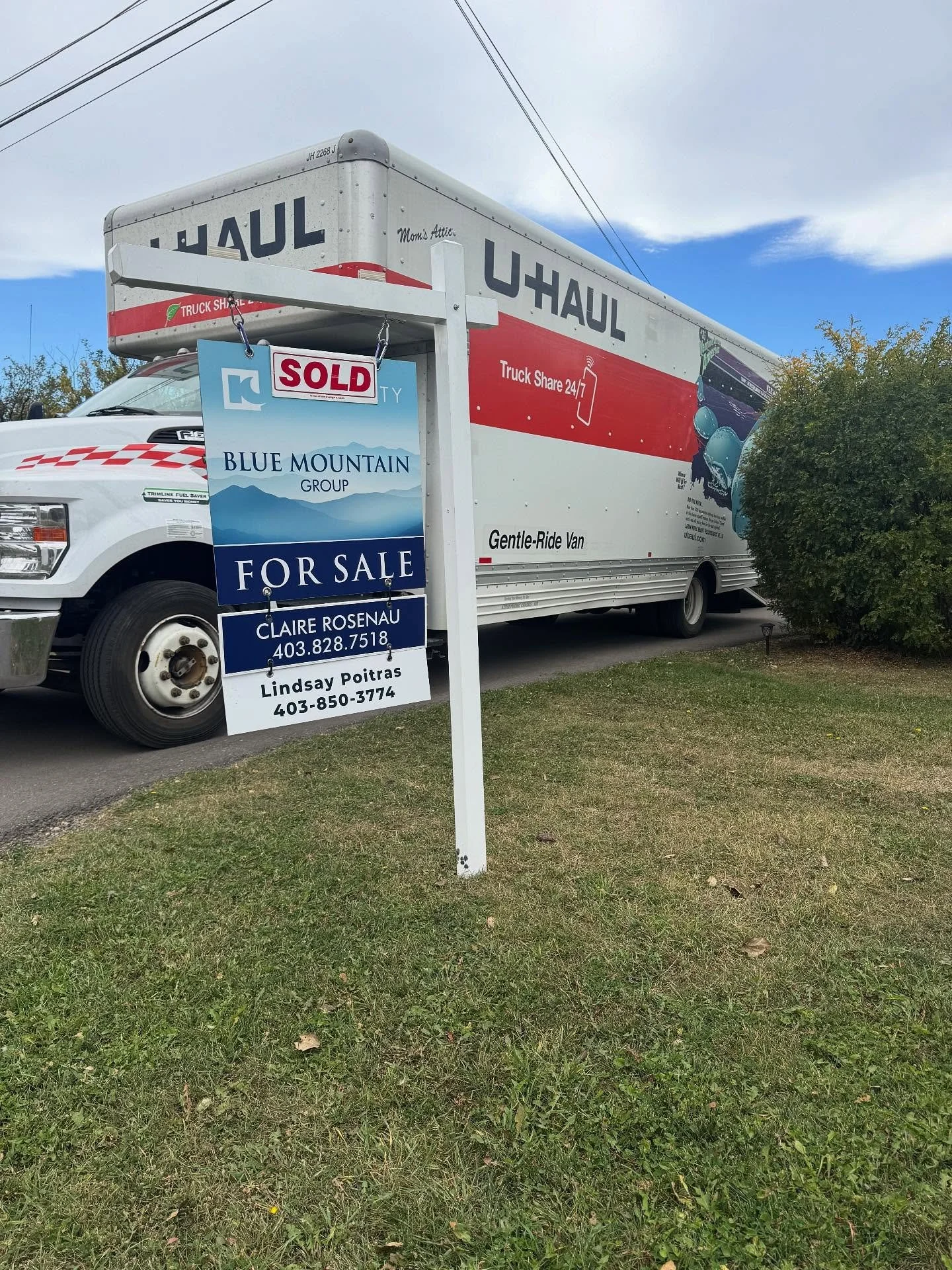 And just like that&hellip; it&rsquo;s SOLD! Congratulations to our amazing clients on the next chapter.

#yycliving #albertarealestate #sold