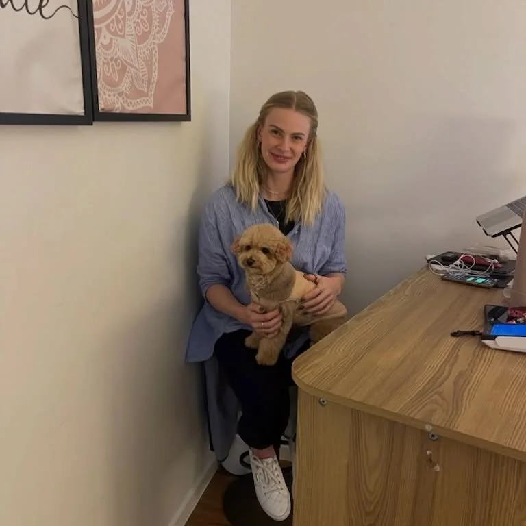 Our newest receptionist is the goodest doggo 🐶 
Now taking payments in snacks as well 🤣