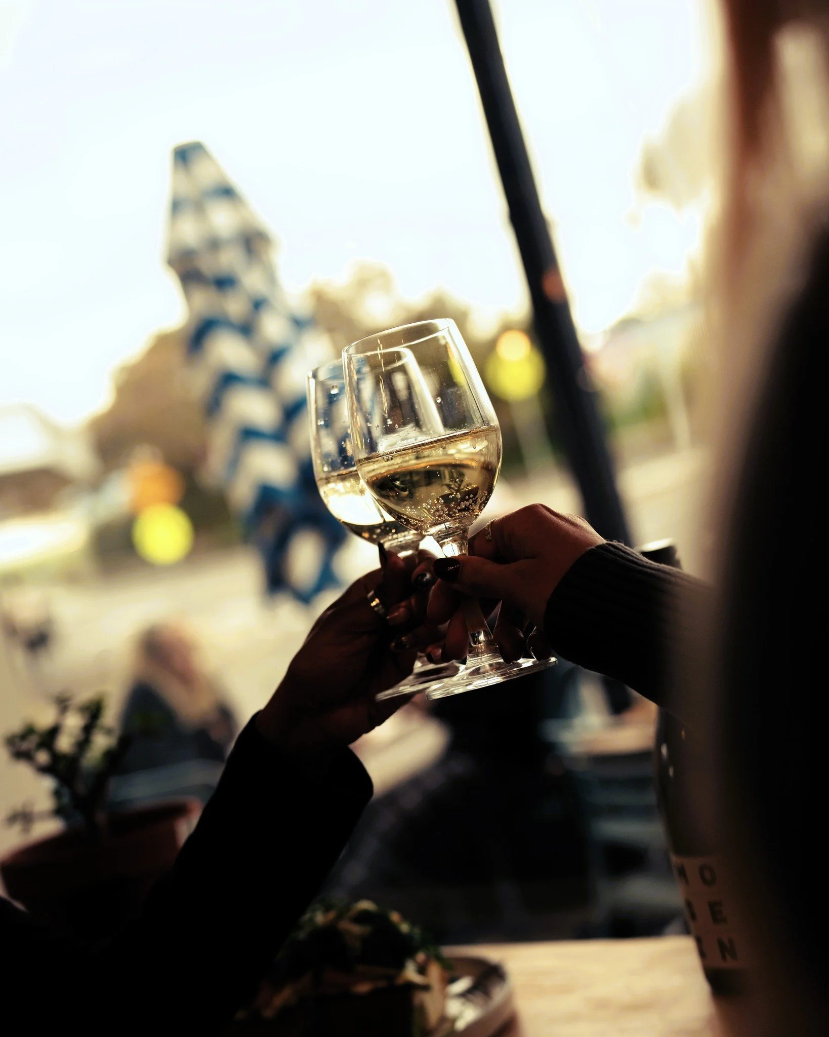 Cheers to the weekend and crisp white wine in the sunshine 🥂 Simple pleasures done right.
#melbournedrink #melbournecafe #melbournebrunch #drinkmelbourne #sandringham