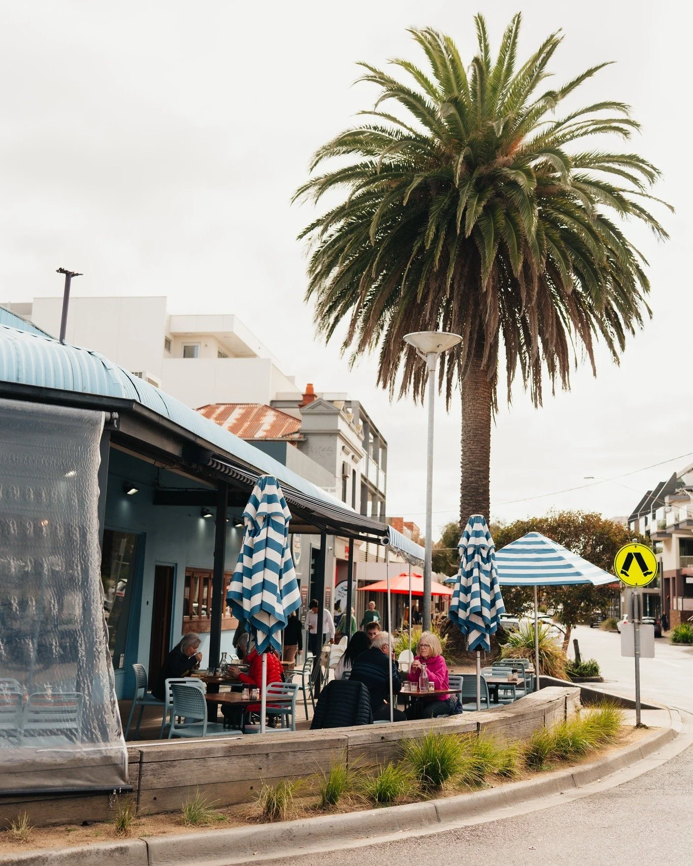 Nothing beats brekkie under the palms 🌴 Swing past, we’ve got your table ready.
#eatmelbourne #melbournefoodie #melbournebrunch #drinkmelbourne #sandringham