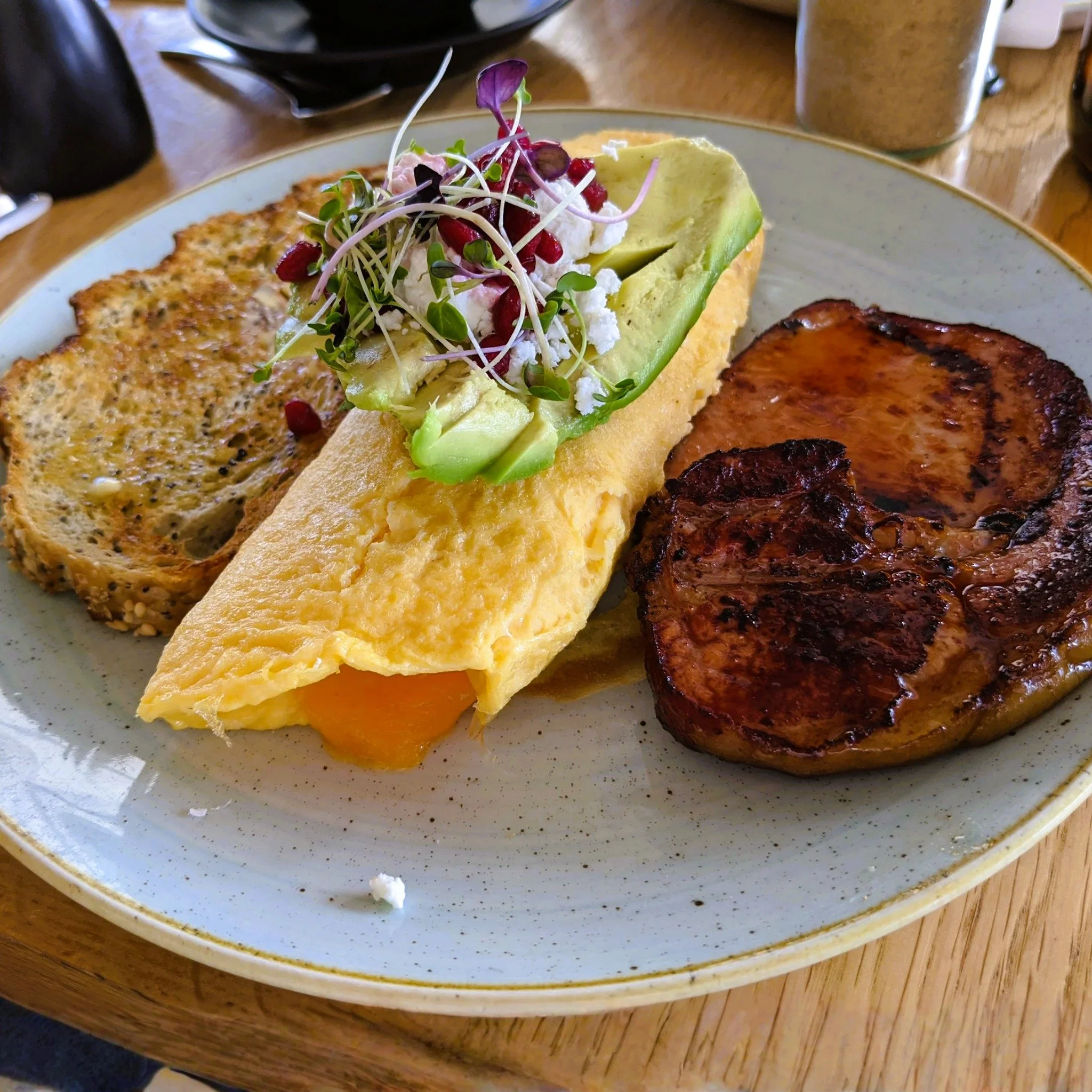 Monday calls for a proper brunch. Satisfying and easy to boost with extra protein if you need it.

📷  Rainer R.

#eatmelbourne #melbournefoodie #melbournefood #melbournebrunch #sandringham