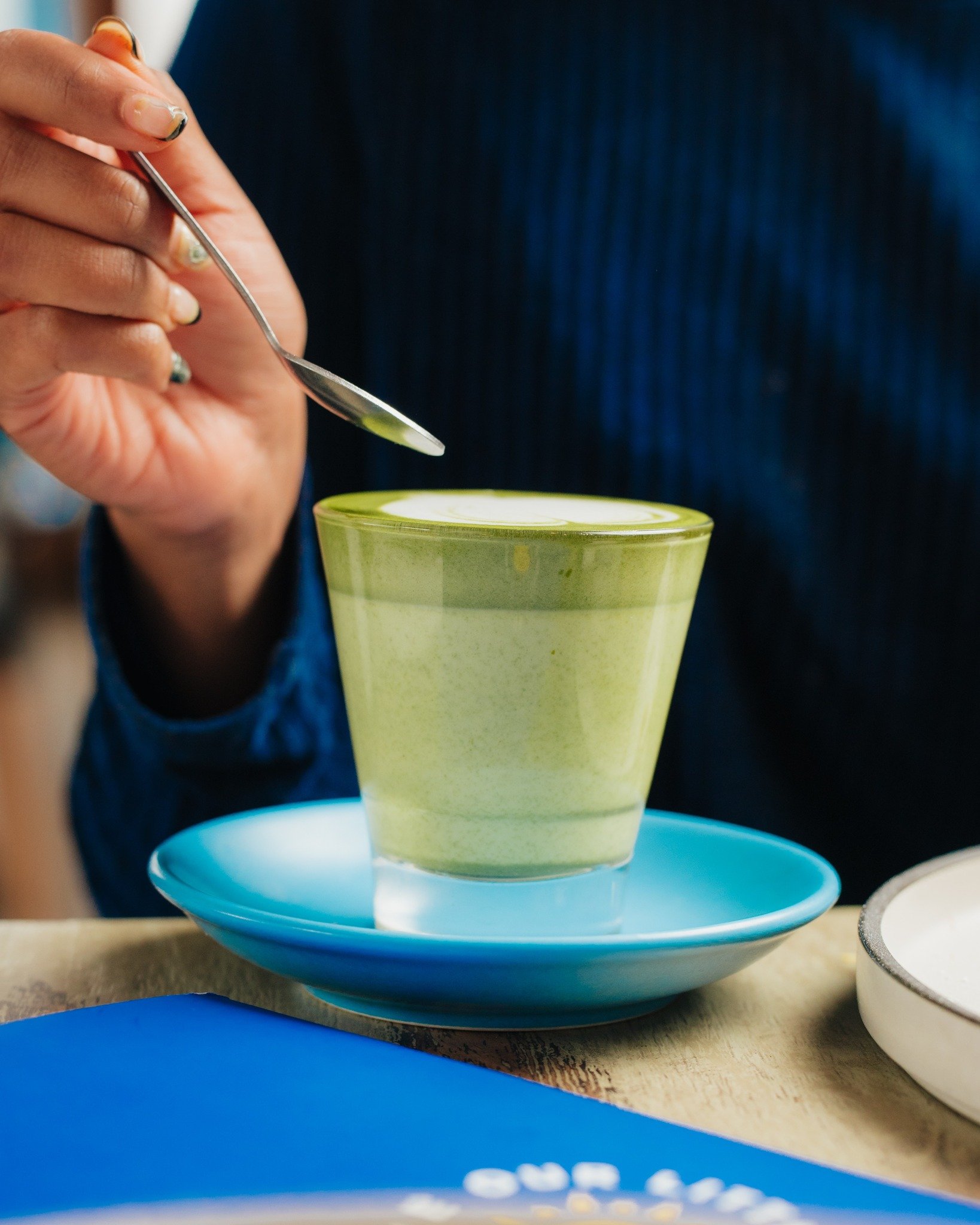 Midweek pause 🍵 A matcha moment before the rest of the day.

#melbournedrinks #melbournecafe #melbournebrunch #drinkmelbourne #sandringham