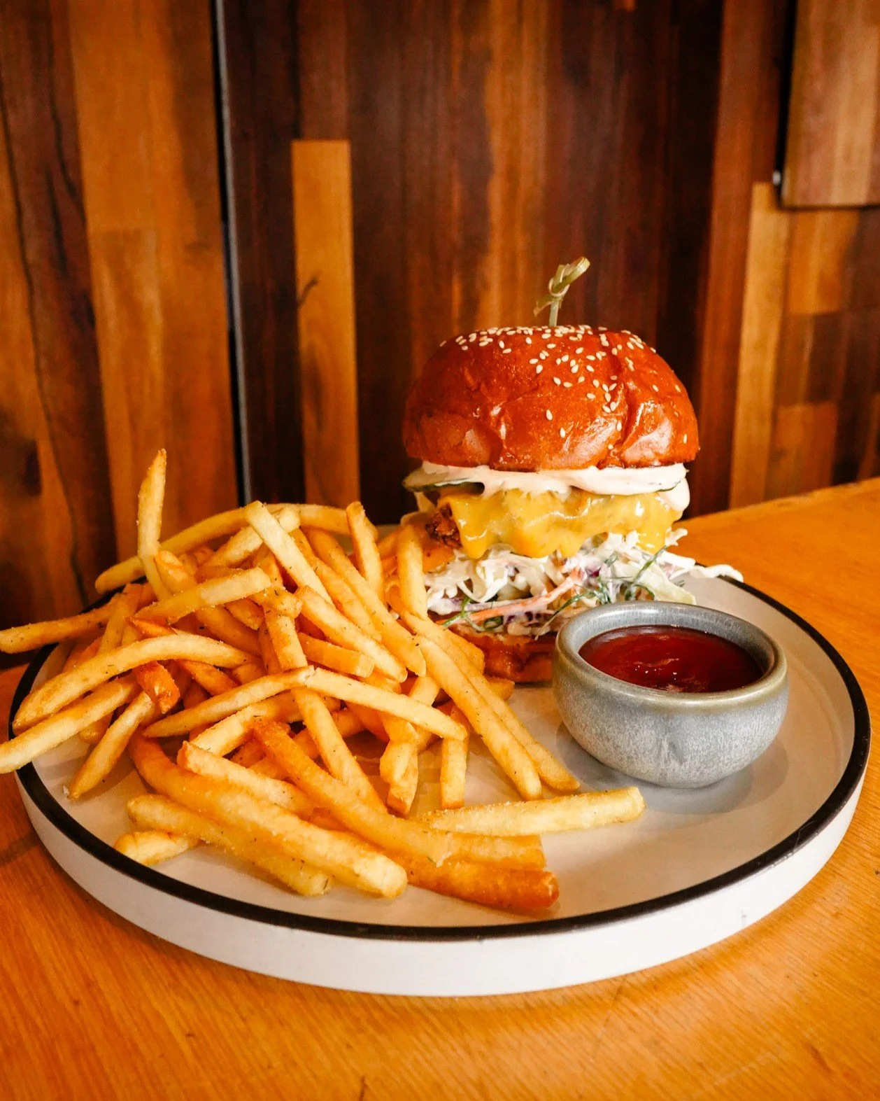 🍔 International Burger Day calls for burgers, fries, and an extra napkin or two

#internationalburgerday #melbourneburger #melbournefood #melbournebrunch #sandringham