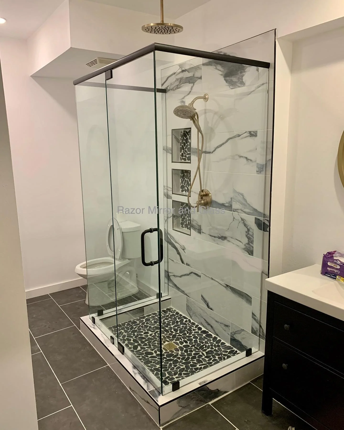 DM us for Free estimates on all Mirror and Shower glass for your bathroom remodeling! We got you! 🙏🏼
&bull;
&bull;
&bull;
#showerenclosures #showerdoors #framelessshowers #mirrors #tabletops #cabinetglass #antiquemirrors #showerglass #slidingglassd