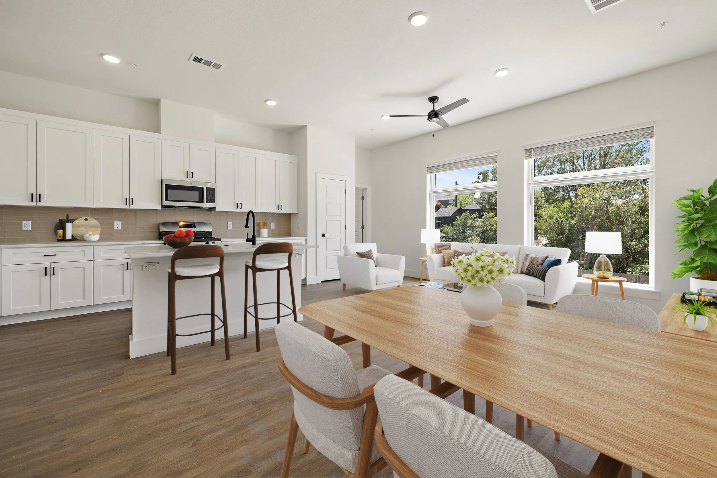 036_stage_kitchen_living_and_dinning_351.jpg