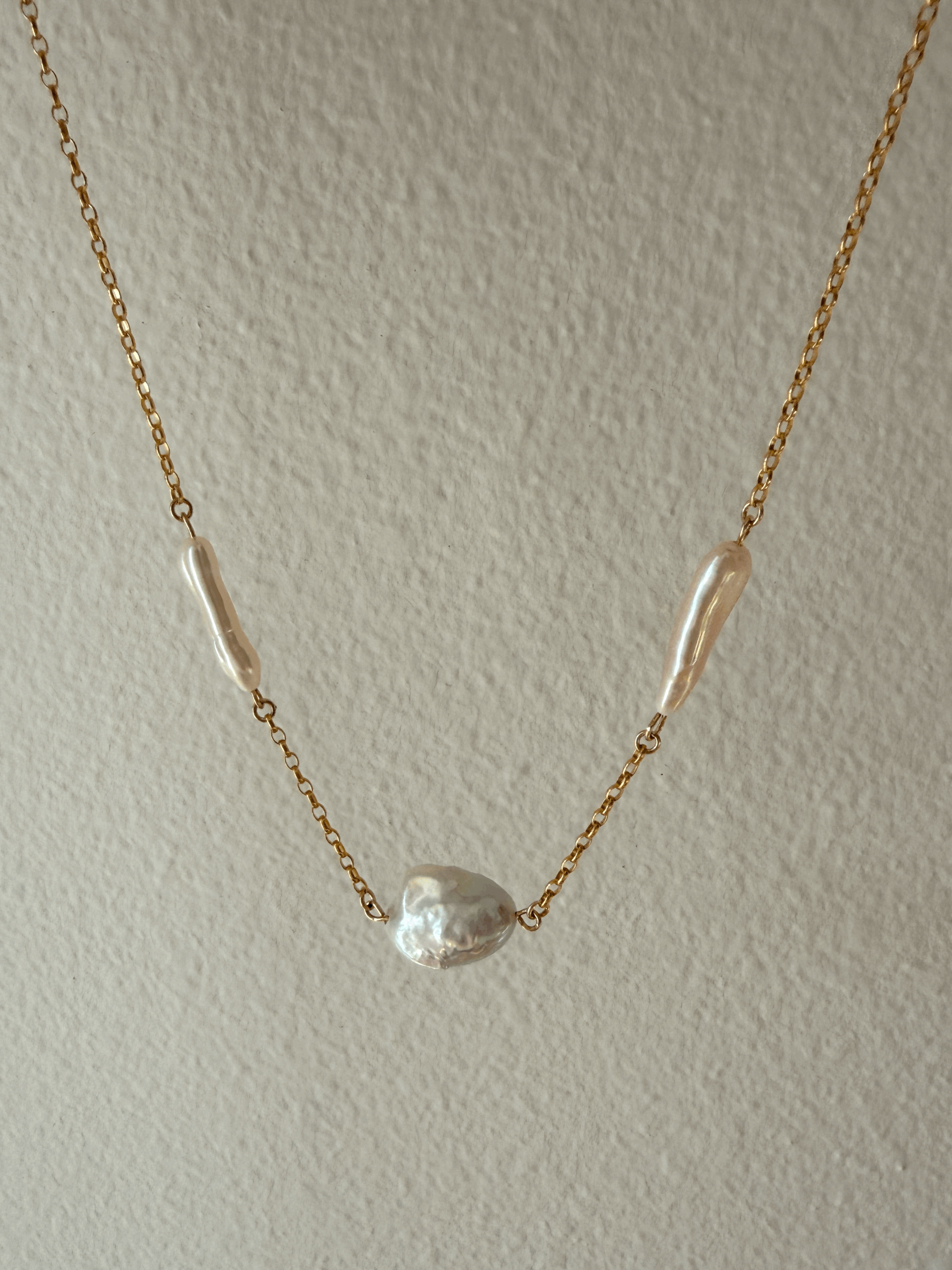 Glow Pearl Glow Necklace