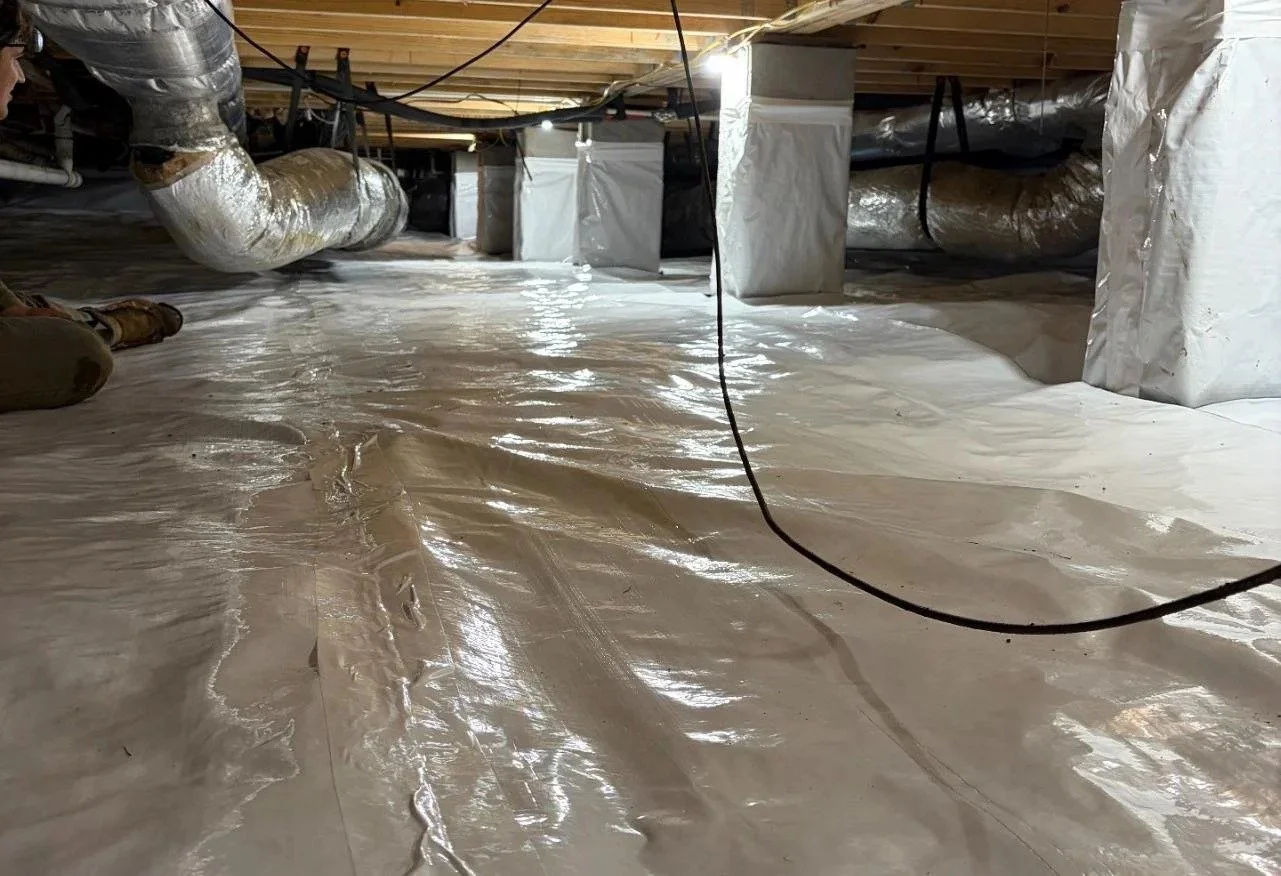 Crawl space encapsulation crew at work Tennessee