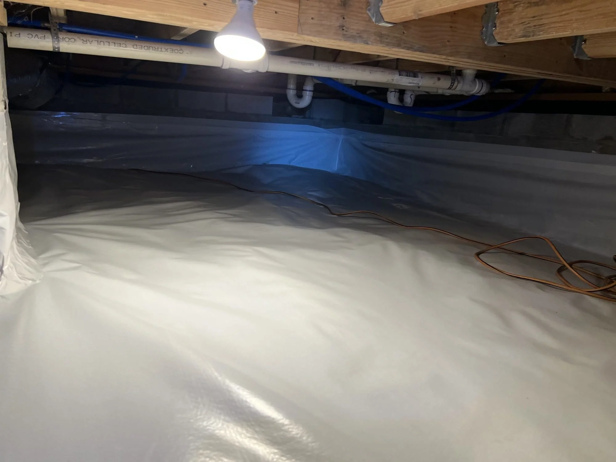 White encapsulation liner covering the full crawl space floor, Middle Tennessee