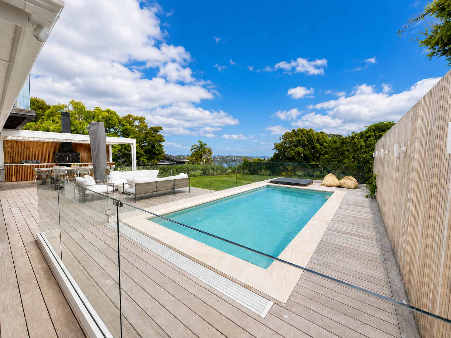 Decks / Pergolas / Pools