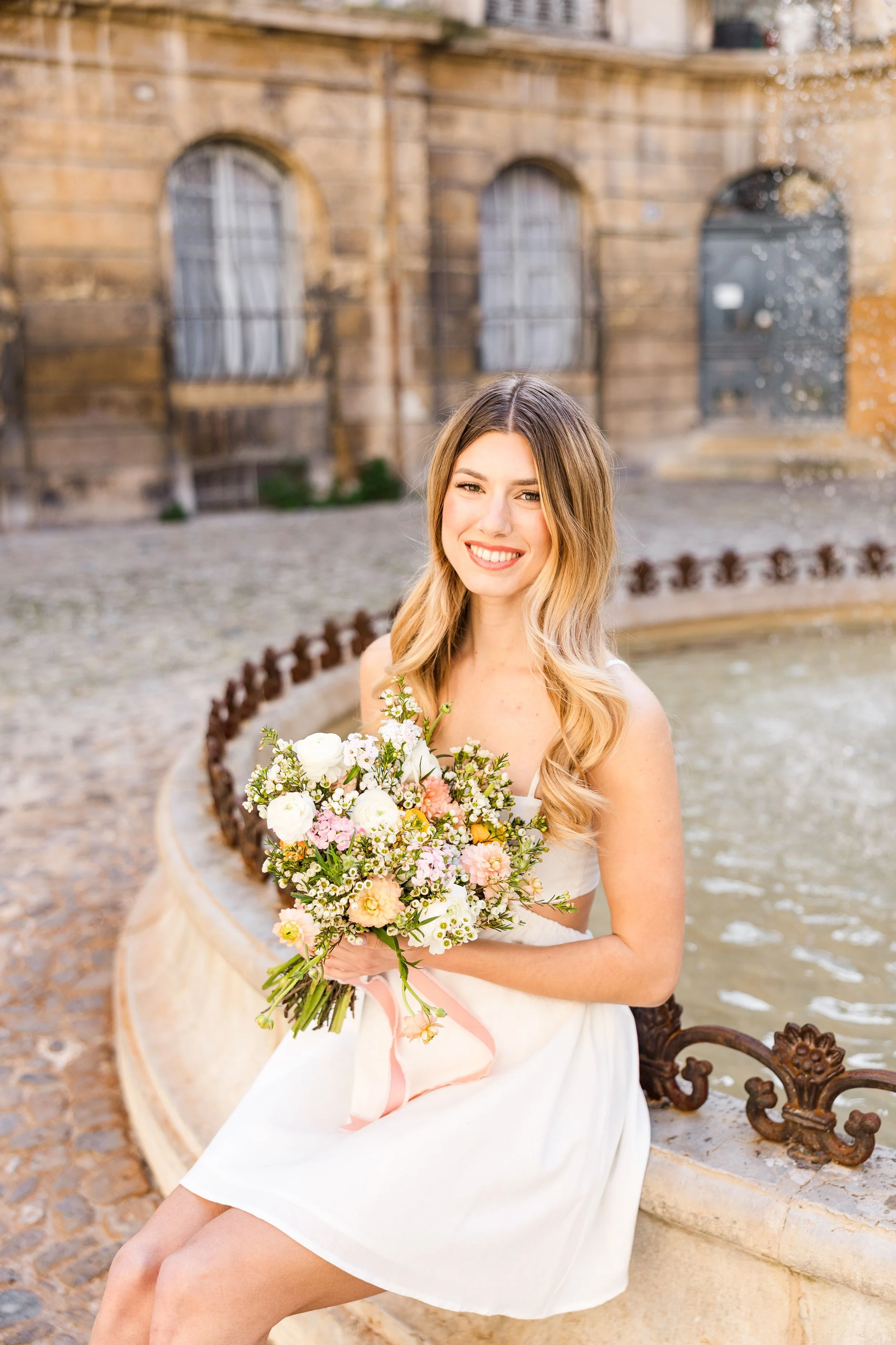 Flowing fabric &amp; light