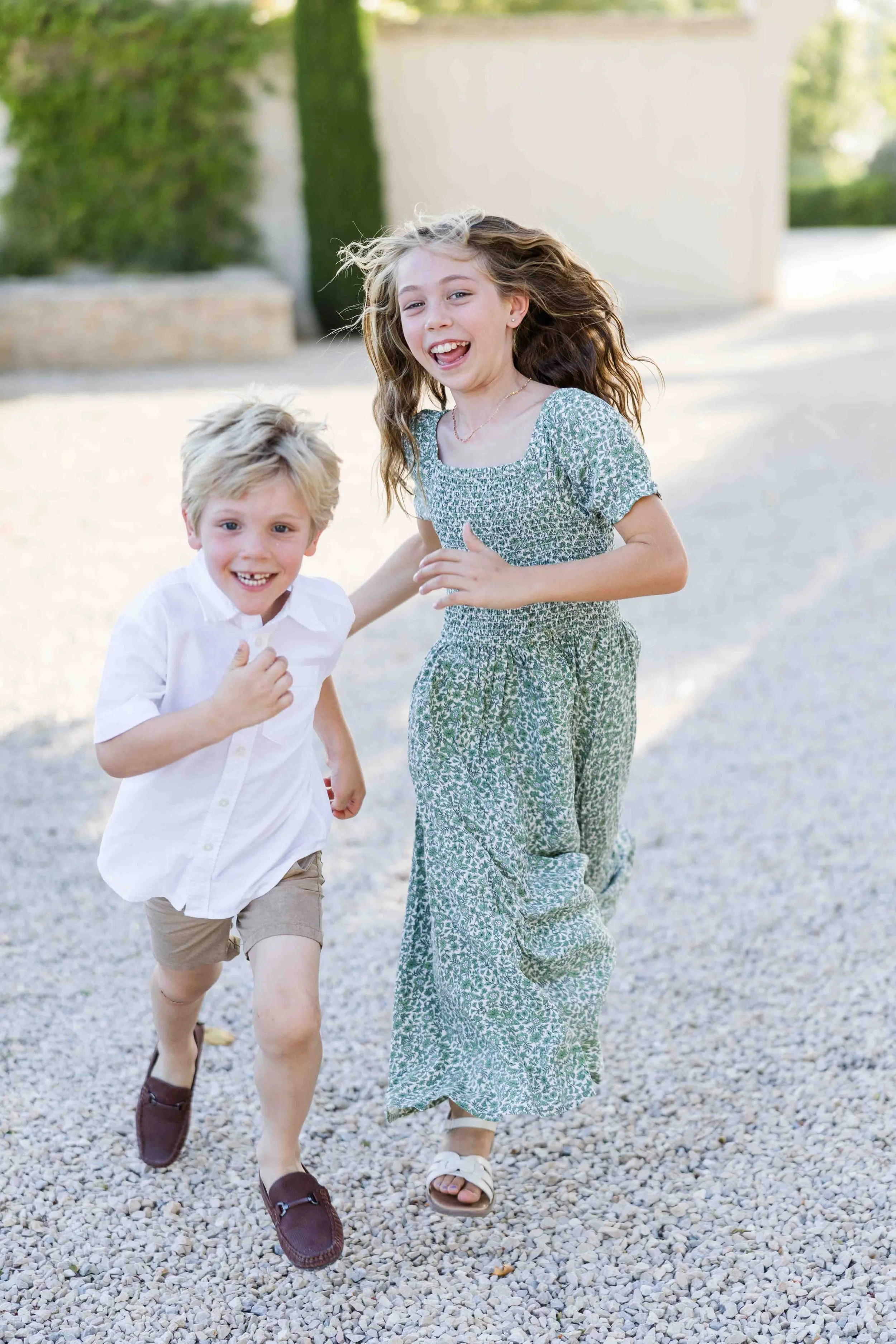 Running Siblings Family Photography Provence