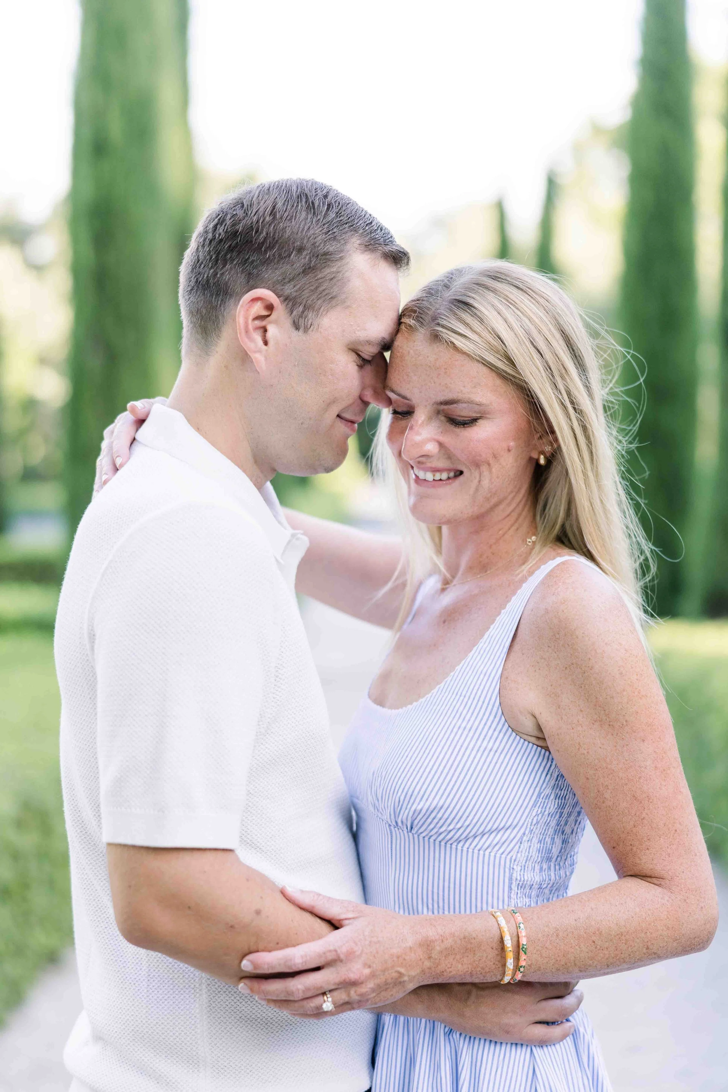 Romantic portrait at Domaine de Fontenille