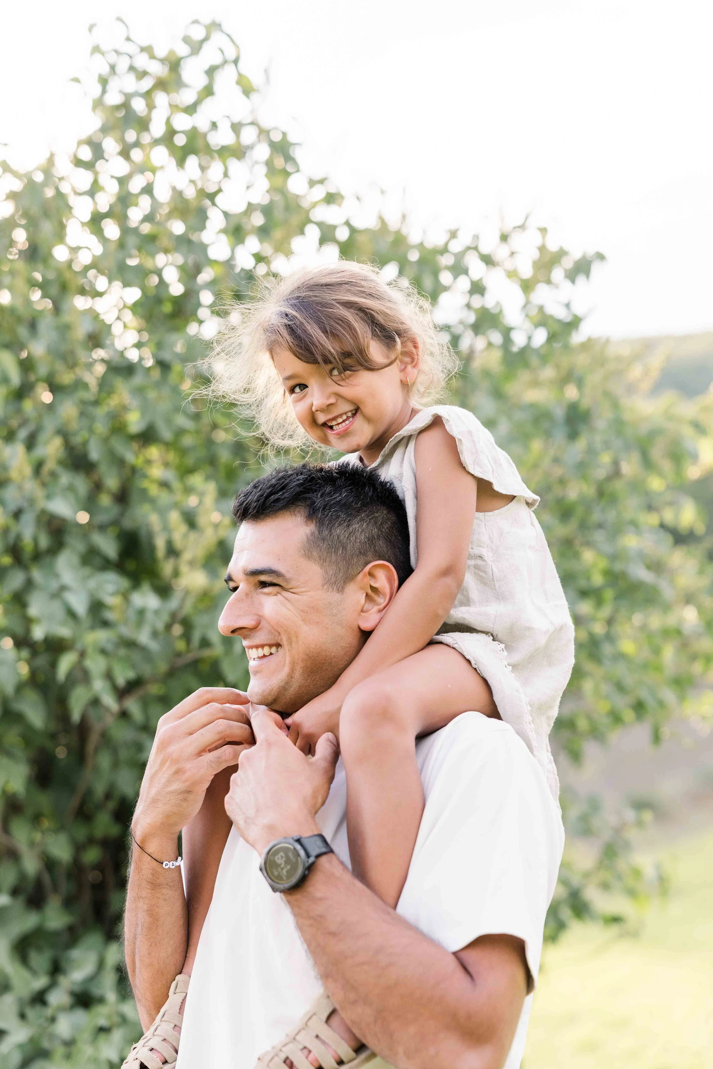  Family portraits surrounded by Provence landscapes