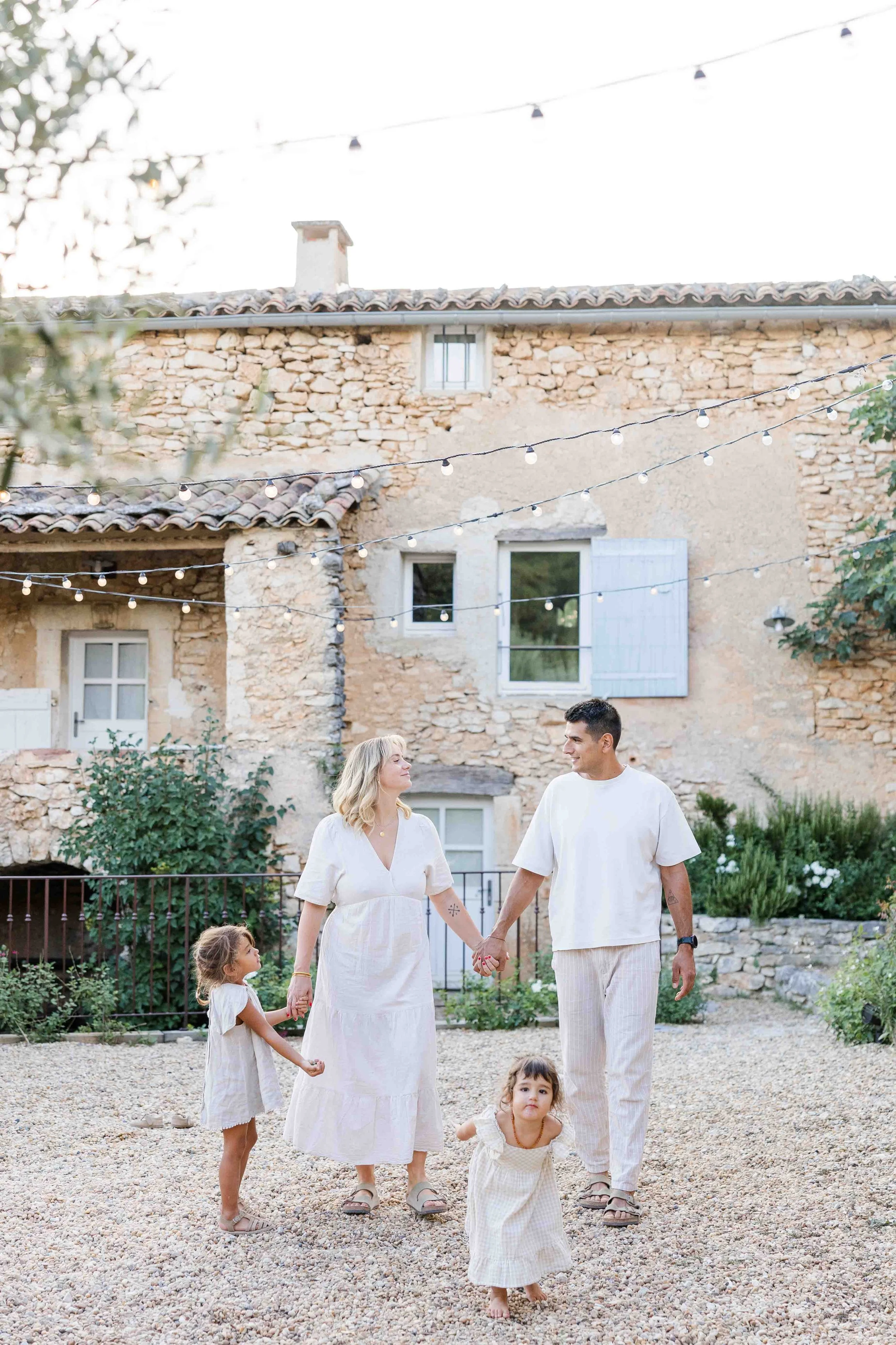 Provence Family Photoshoot at Golden Hour – Farmhouse Courtyard