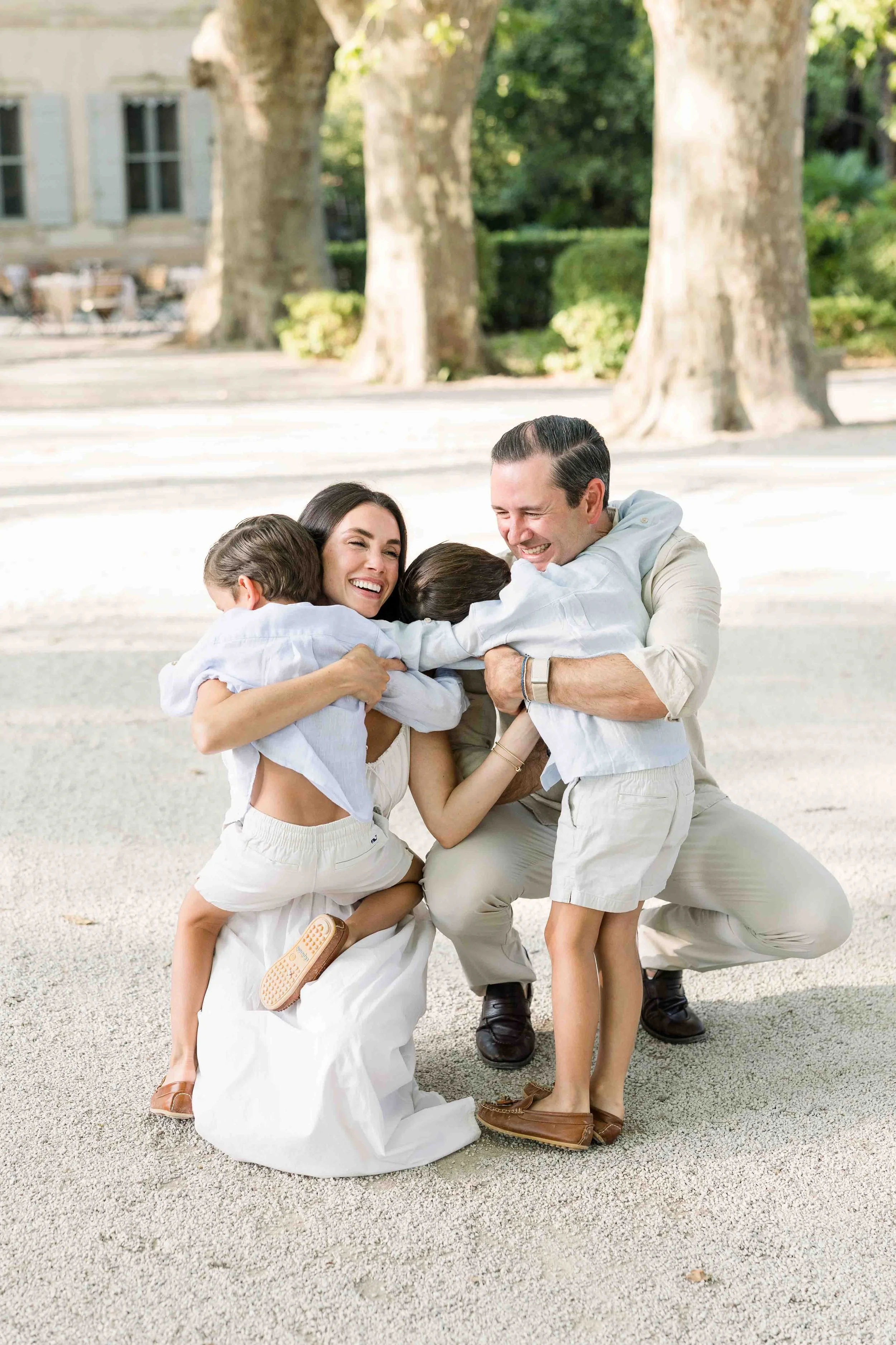 Parents and children family photos in Saint-Rémy-de-Provence