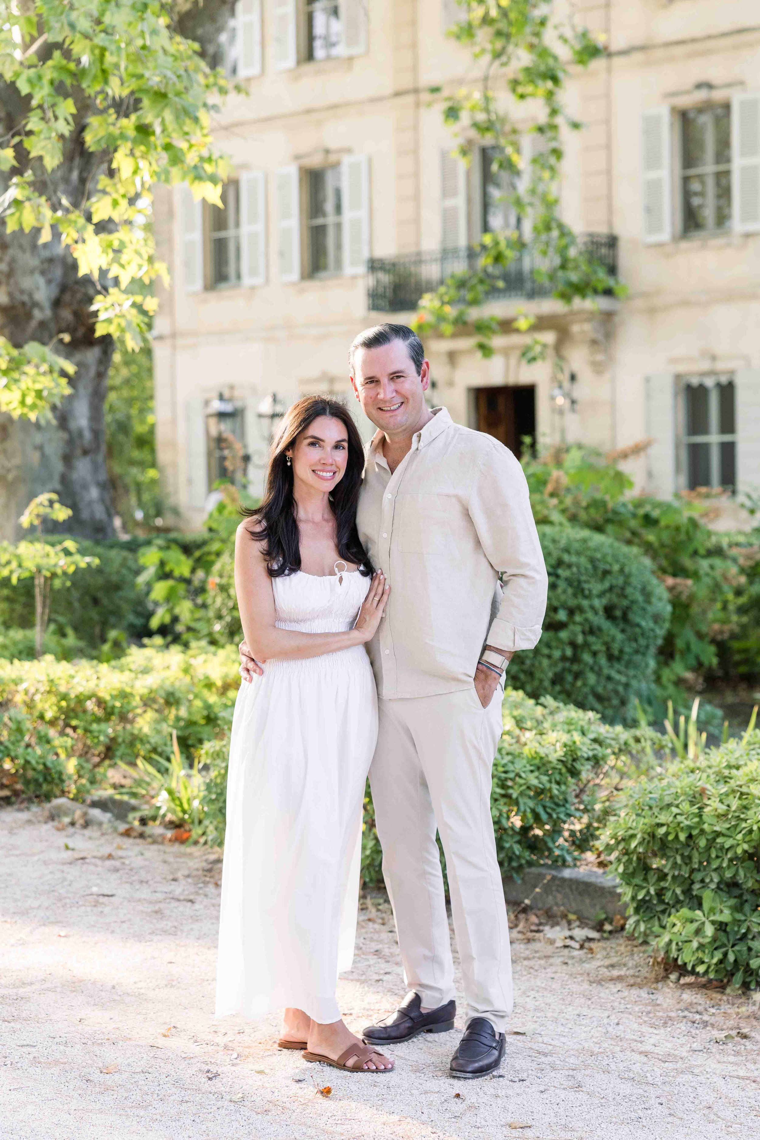 Romantic couple portraits at Château des Alpilles