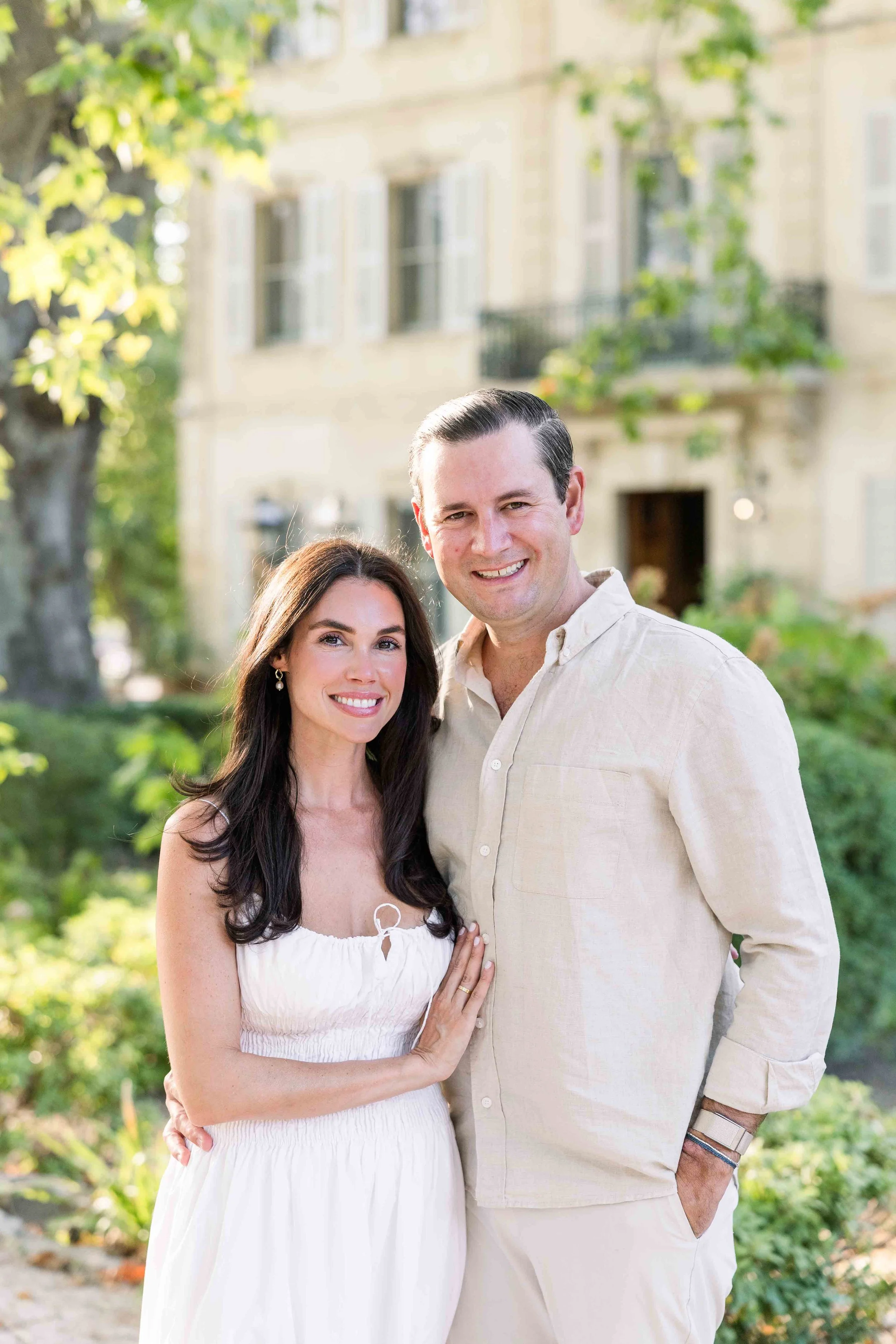 Couple photography session in Provence gardens
