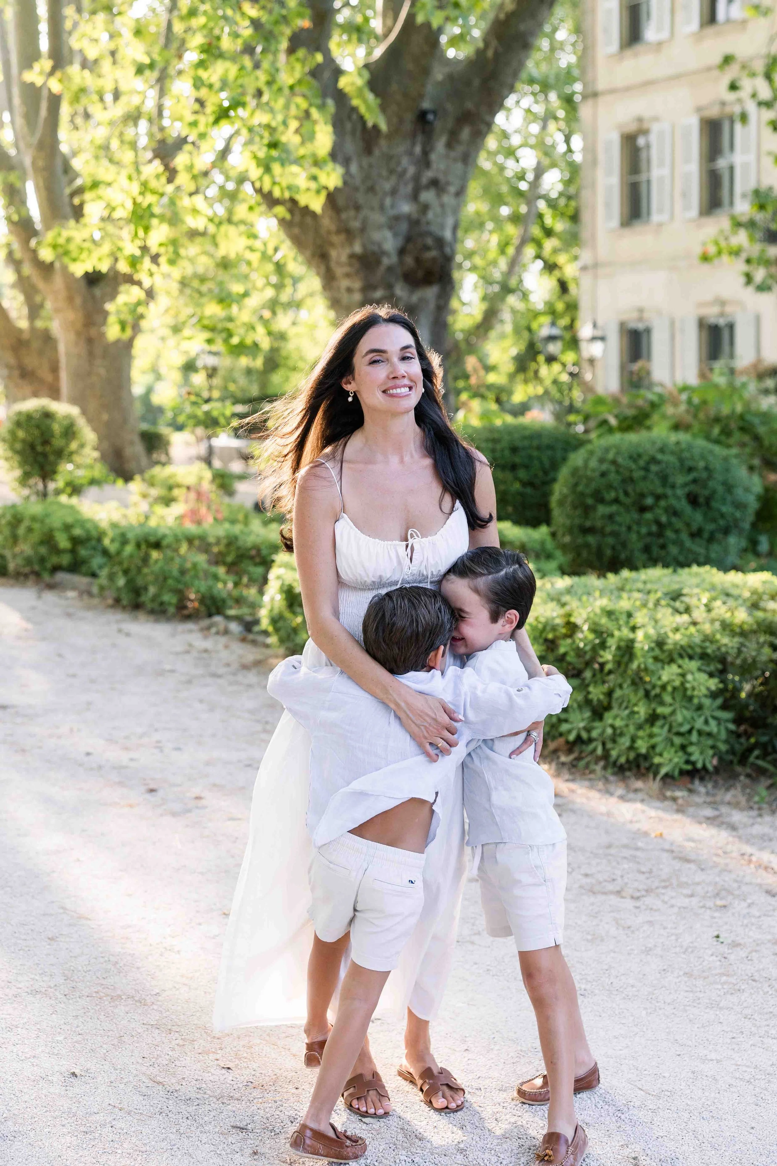 Mother and children portrait session in Provence