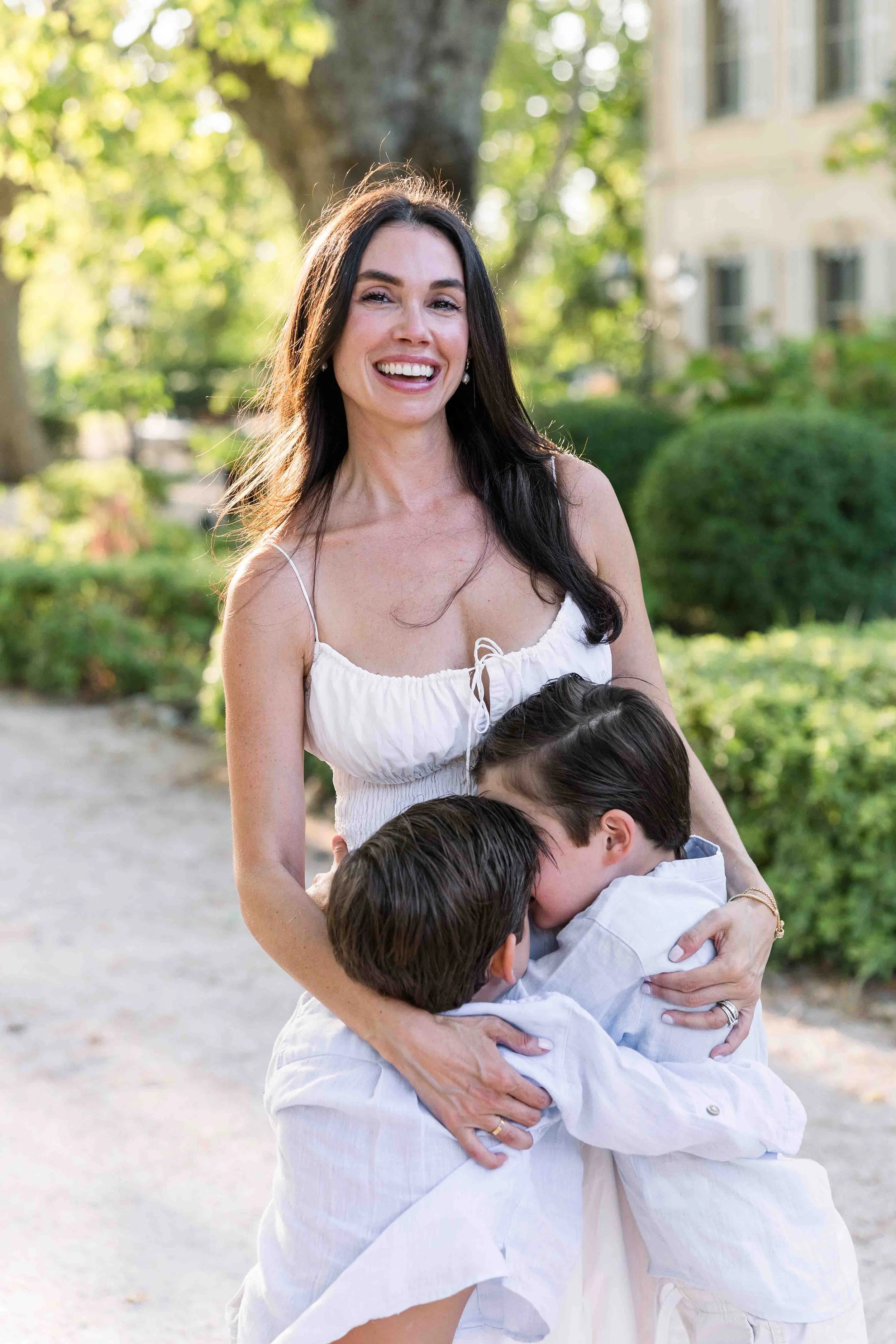 Mother and children portrait session in Provence