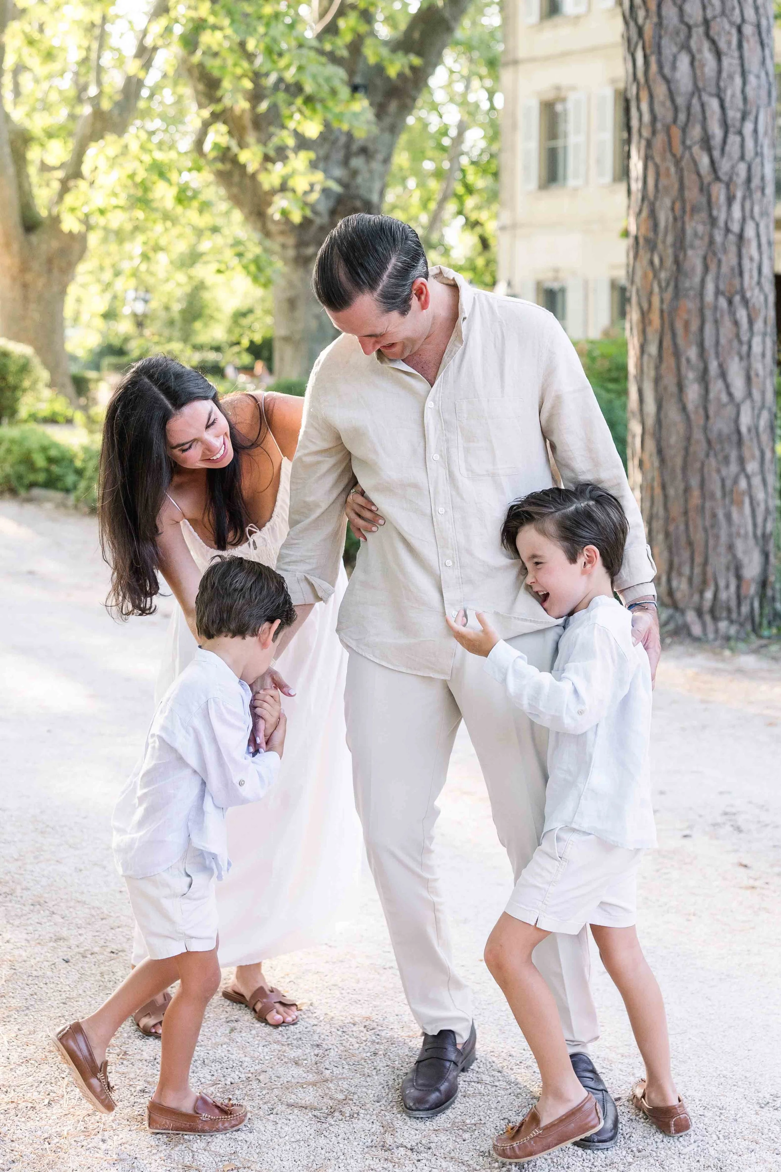 Family photography at Château des Alpilles Saint-Rémy