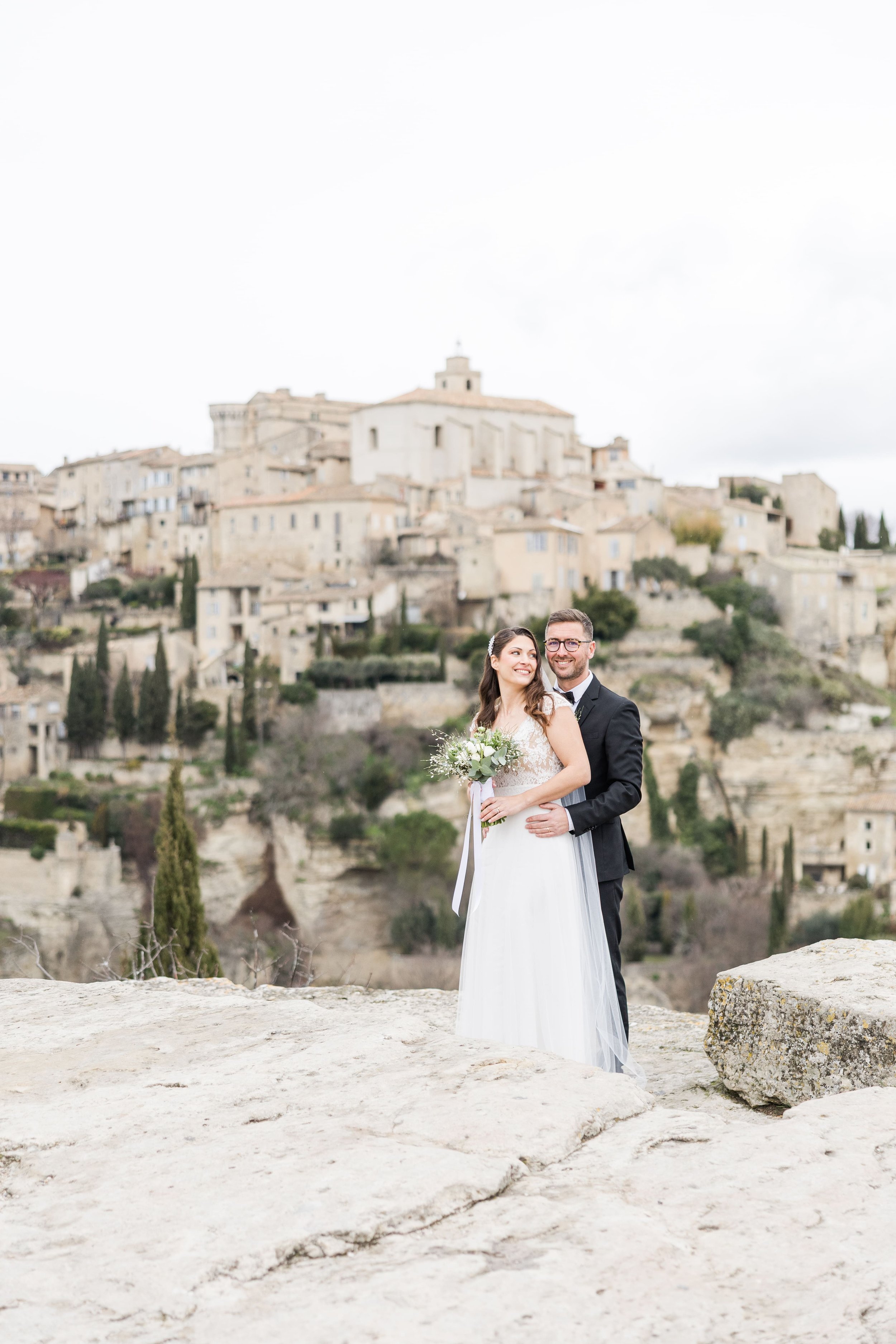 Bride and groom portrait in Gordes