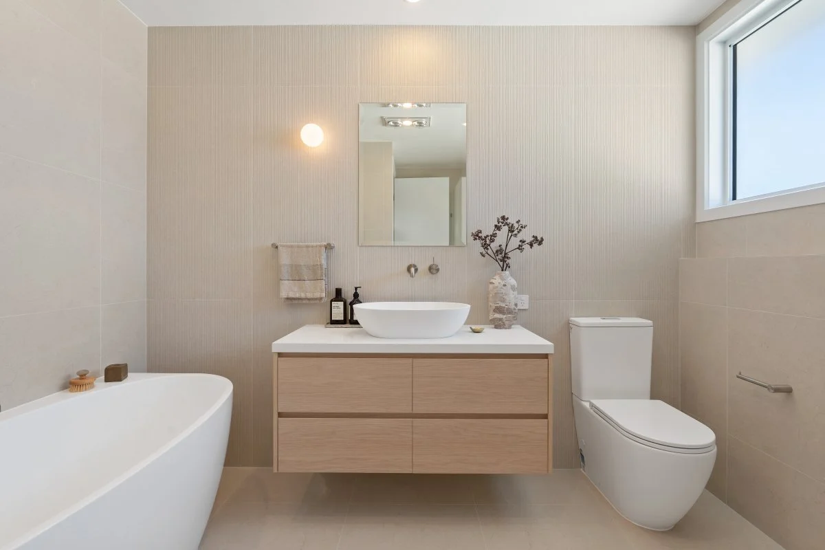 1 Perry Ensuite.jpg