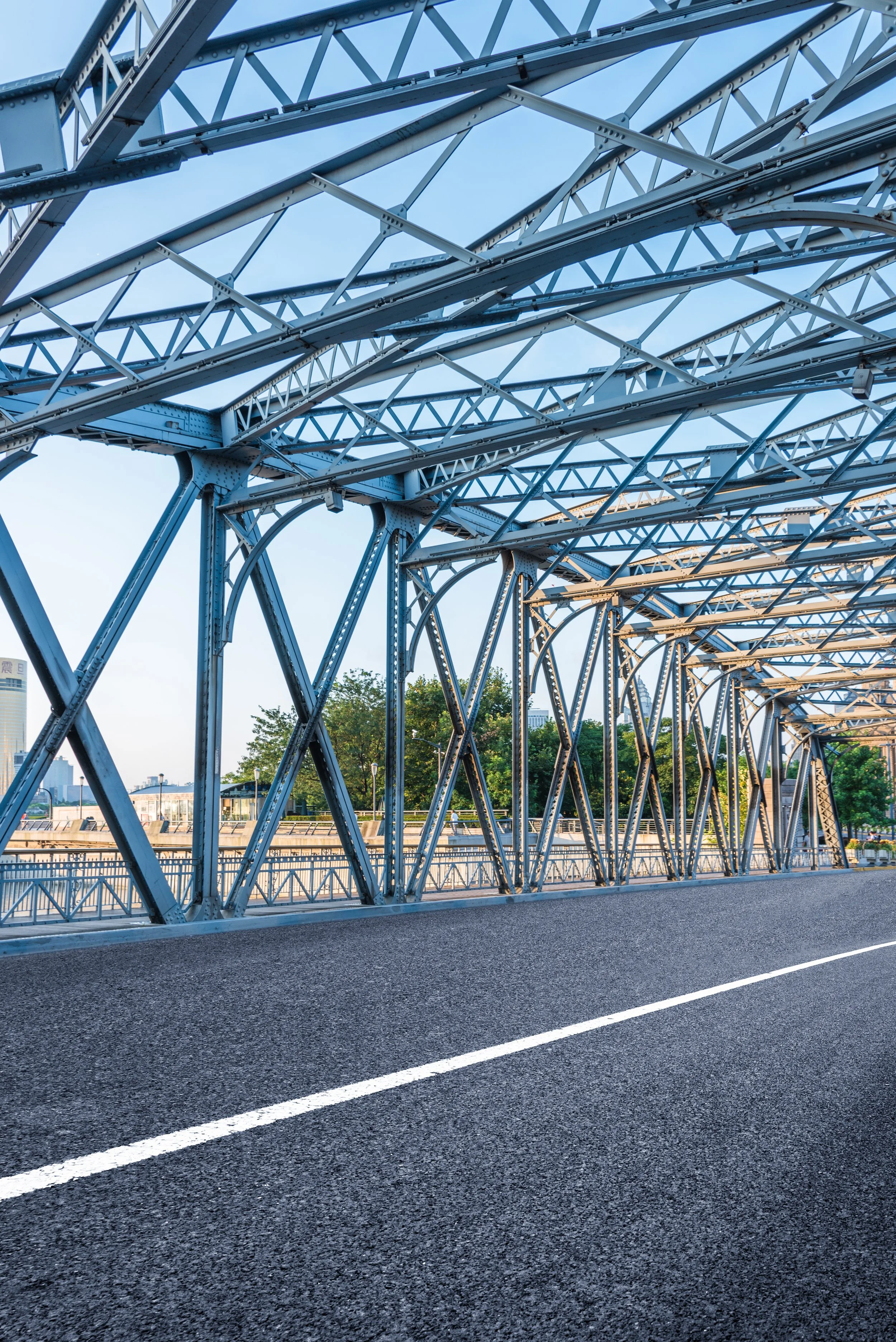 Long-Span Roof Engineering: Why Self-Weight, Ponding, and Load Path Redundancy Govern the Design