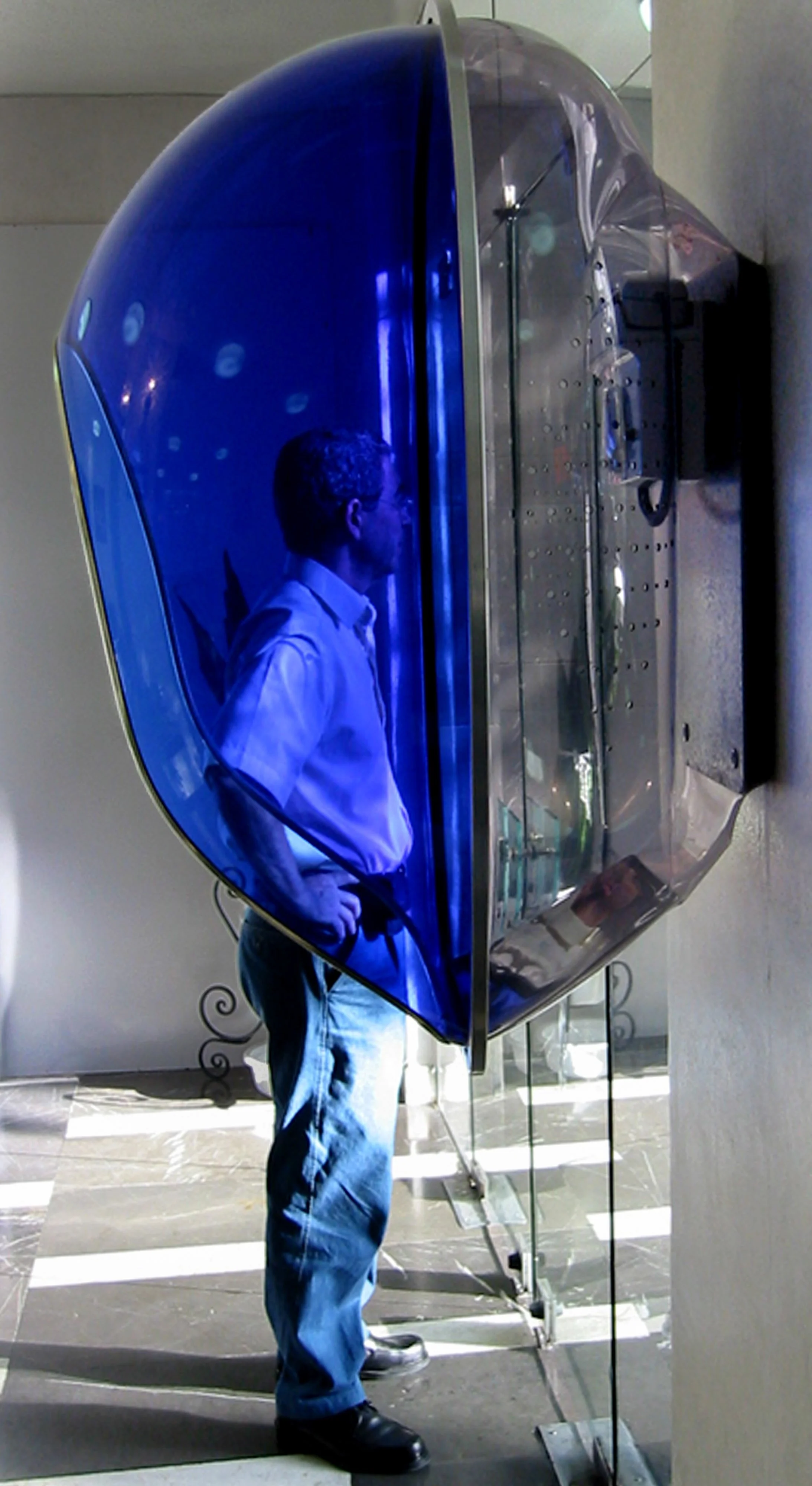 Objects_nestor_in_blue.jpg