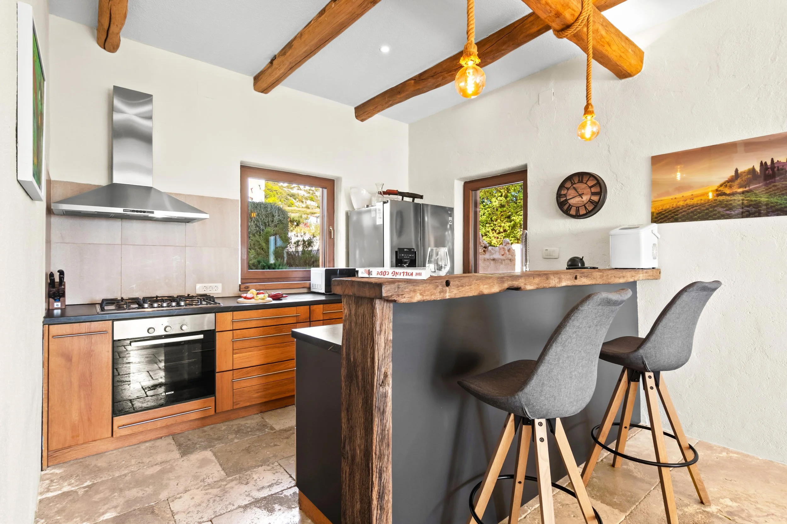 Kuhinja s kuhinjskim otokom 