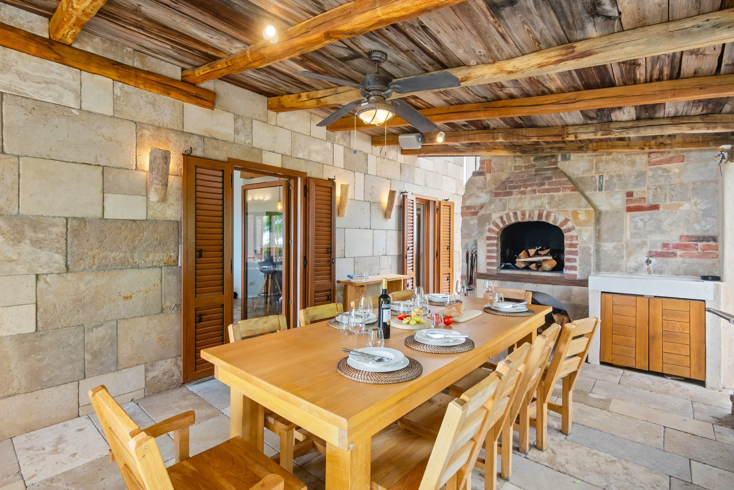 Vanjska kuhinja i BBQ zona 