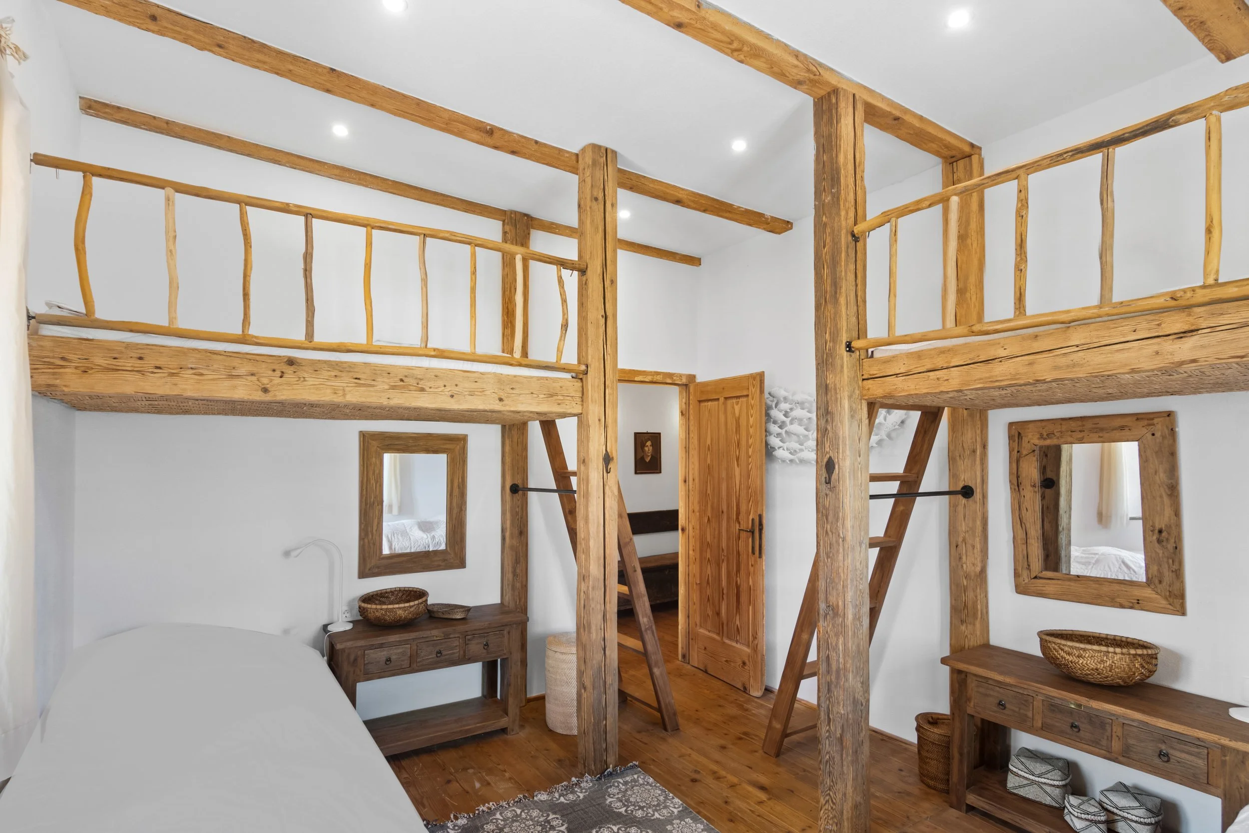 Soba s krevetima na kat u rustikalnoj vili Oaza Vrbanj