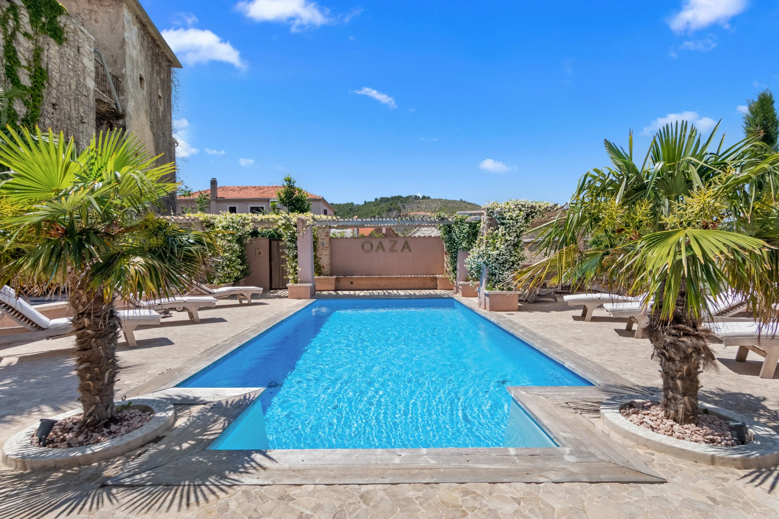 Opuštajuća atmosfera uz bazen u vili Oaza u mjestu Vrbanj