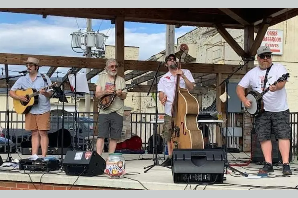 Strings Beyond Description LIVE @ Shoreline Brewery 