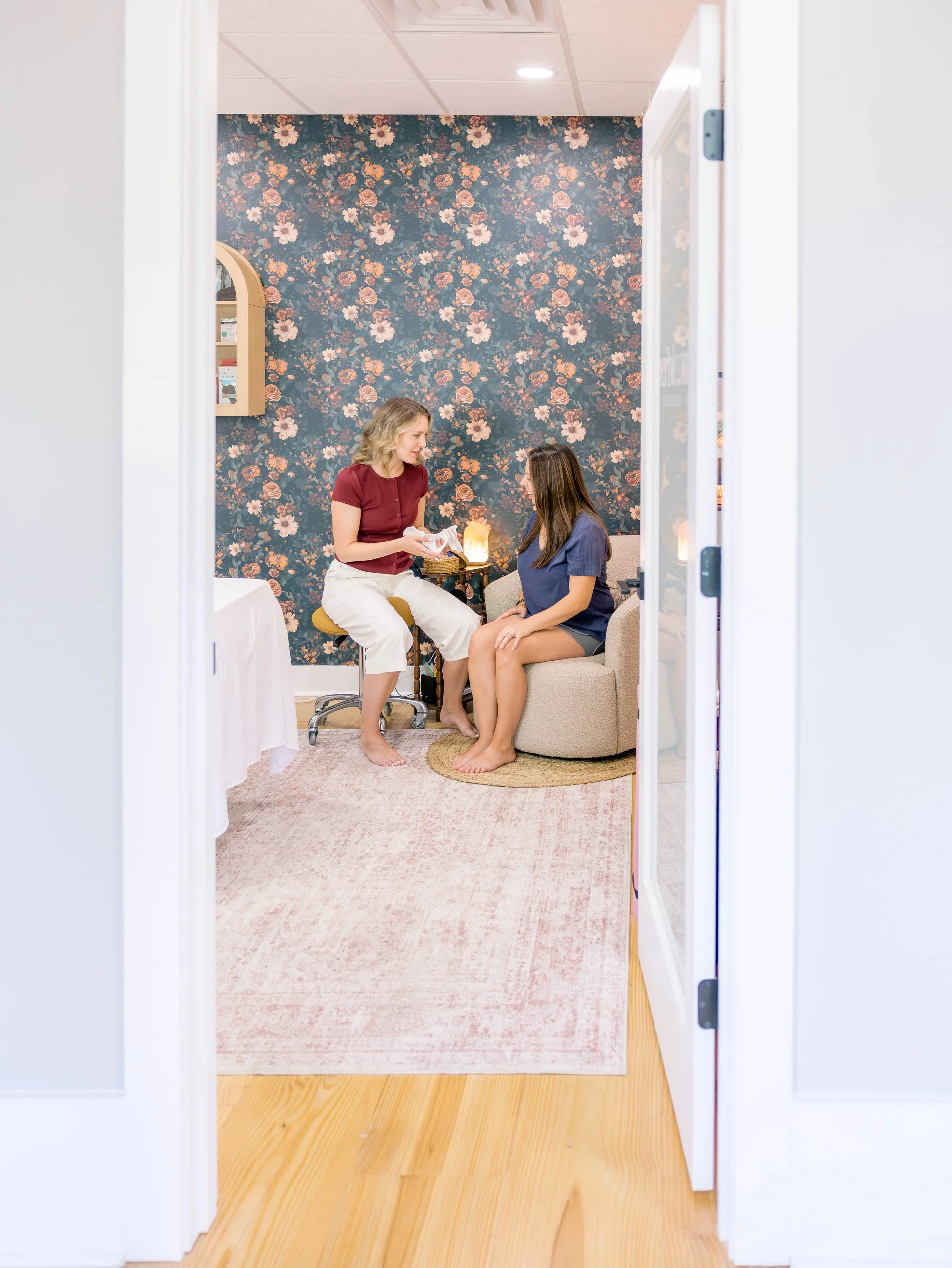 Private treatment room at Everbloom Pelvic Health in Sanford, NC – calming space for holistic pelvic floor therapy, postpartum recovery, and women’s health care.