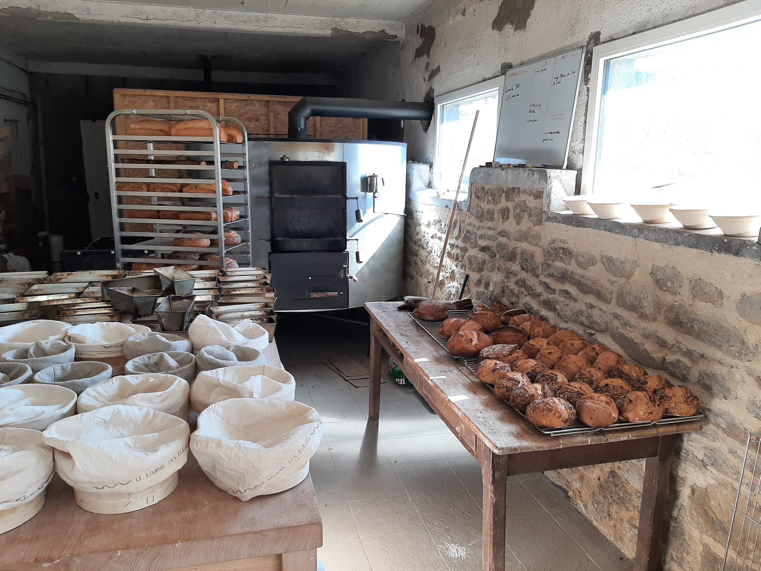 Le Fournil avec le four à bois de l'Atelier paysan